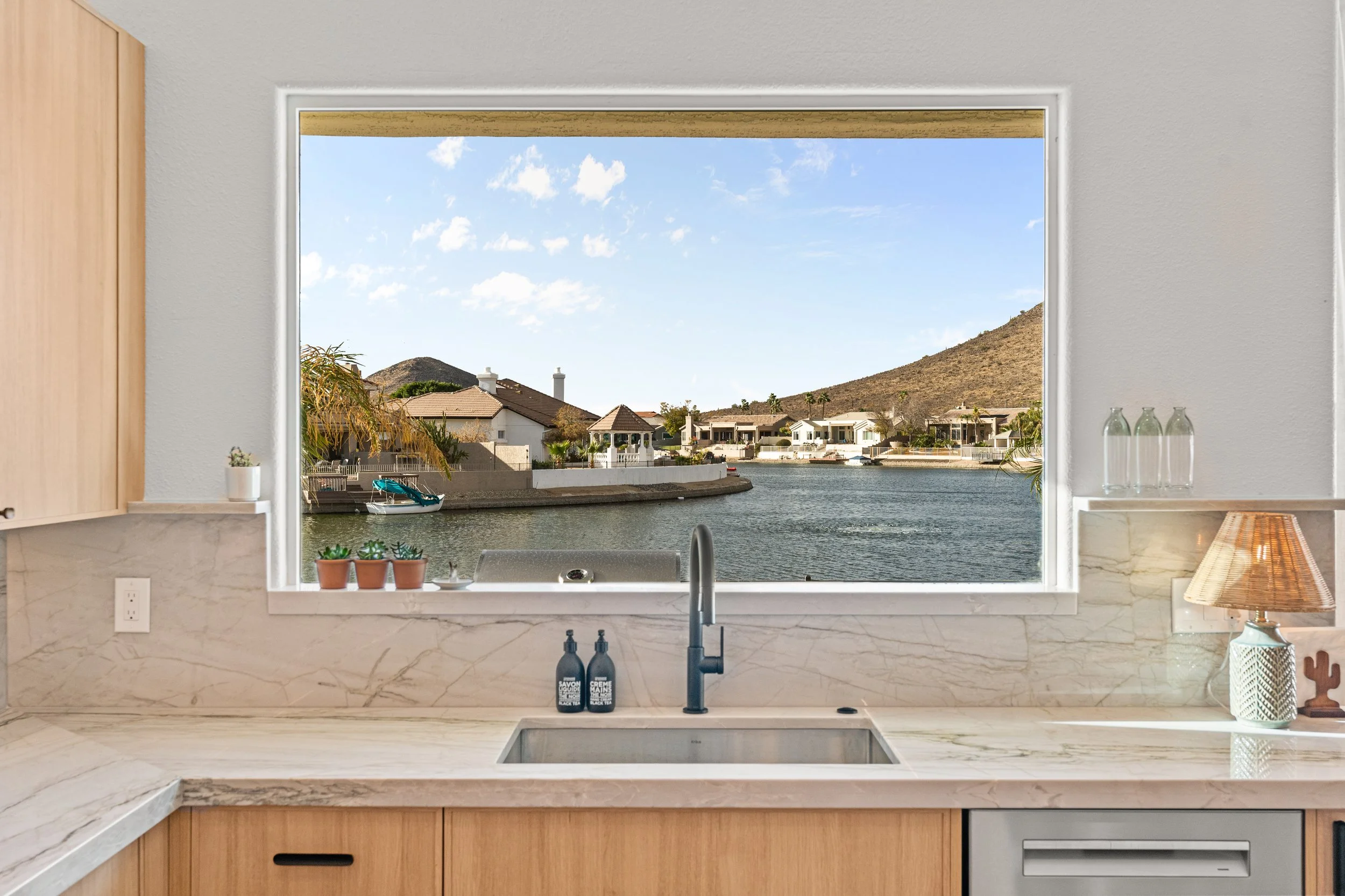 027-Kitchen views.jpg