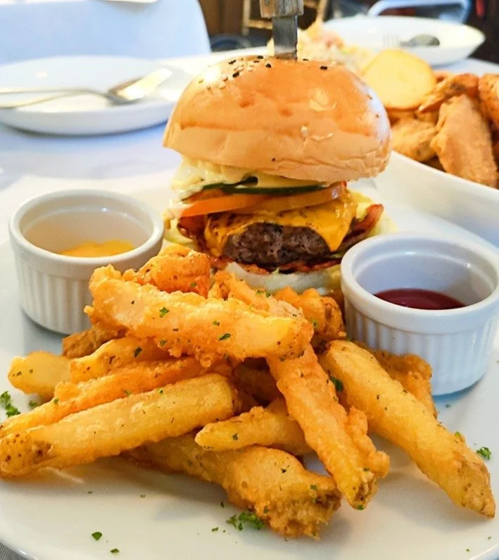 Angus Burger With Home Fries