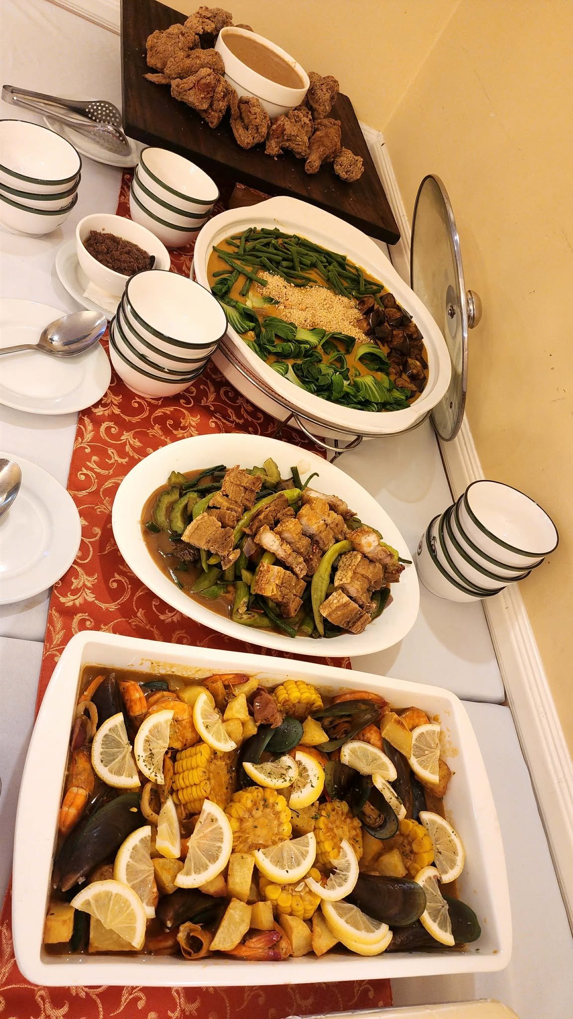Small Party - Party Tray Dishes Served As Buffet 
