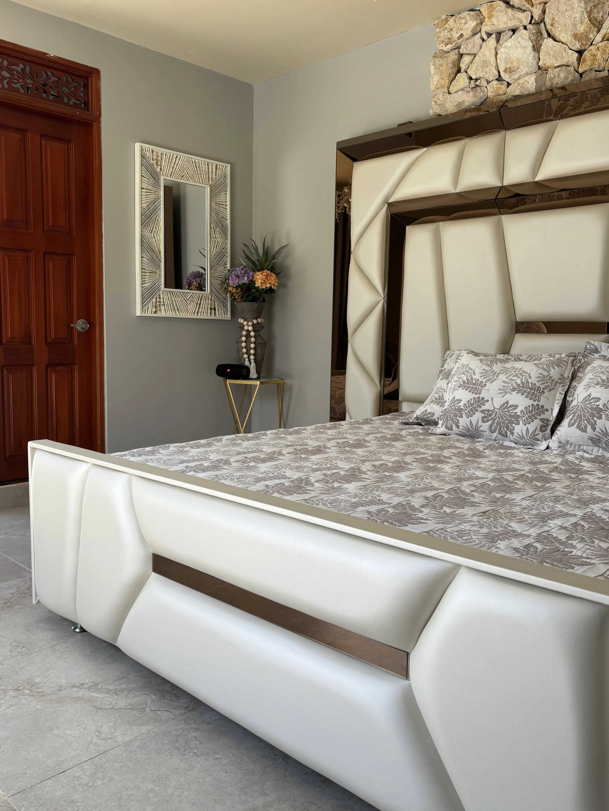 Escapada Romántica: Habitación con Vista a la Piscina