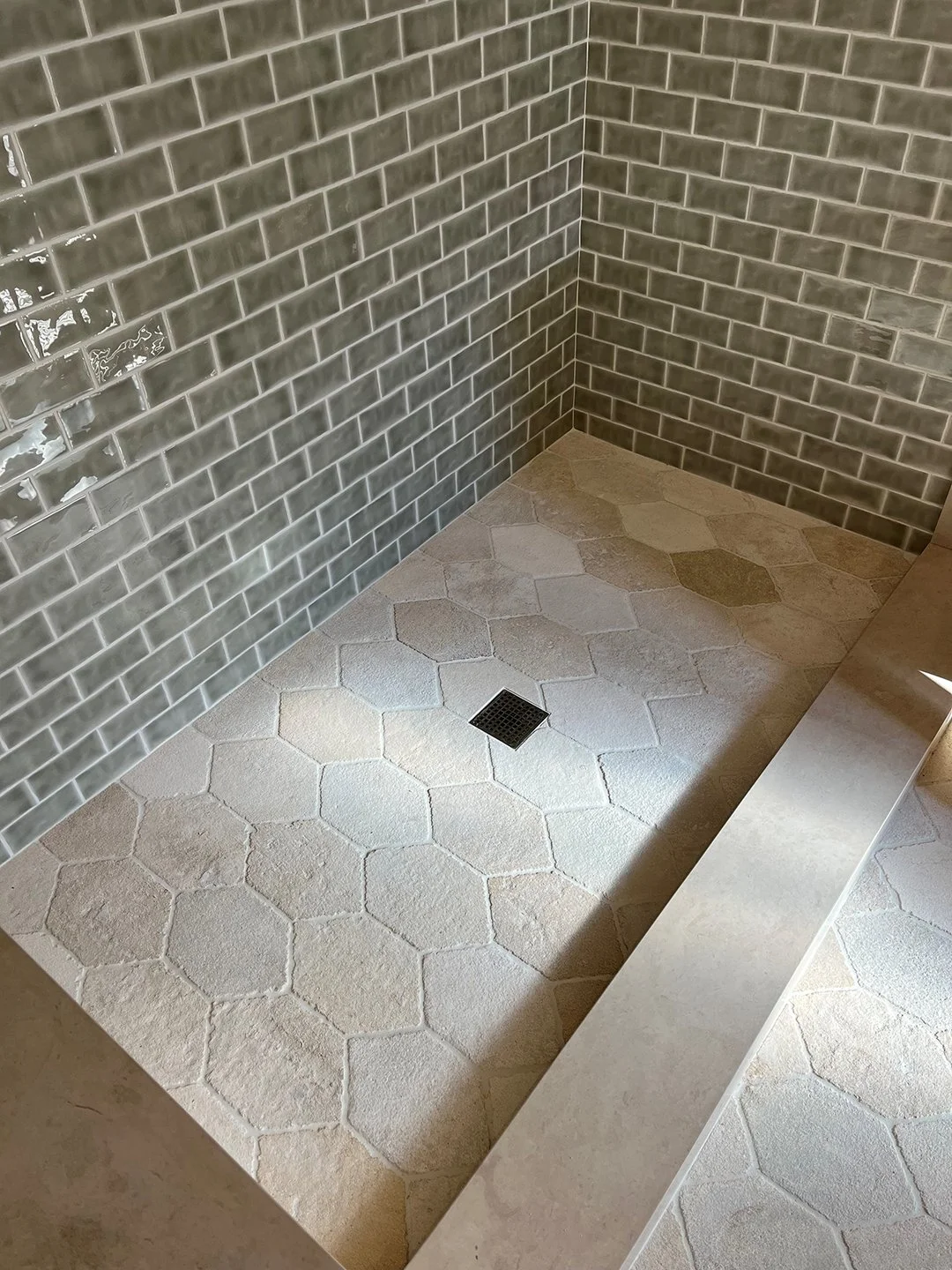 OC Marmol - Manufacturing and installation of tile and stone