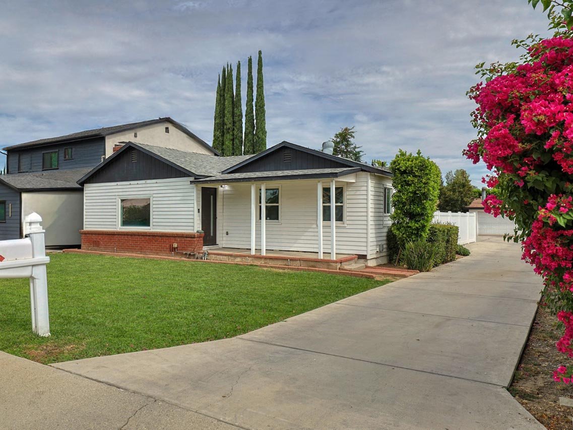 22717 Hatteras St Woodland Hills, CA 91367