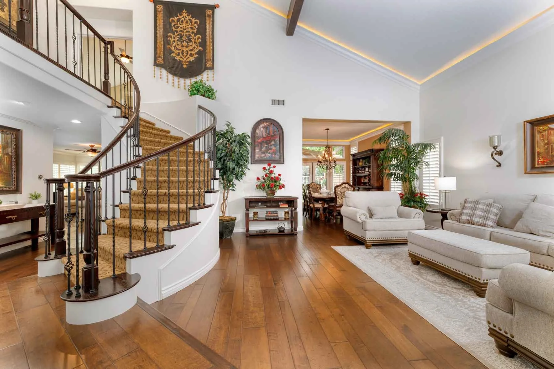 23025 Weymouth Place Valencia, CA 91354