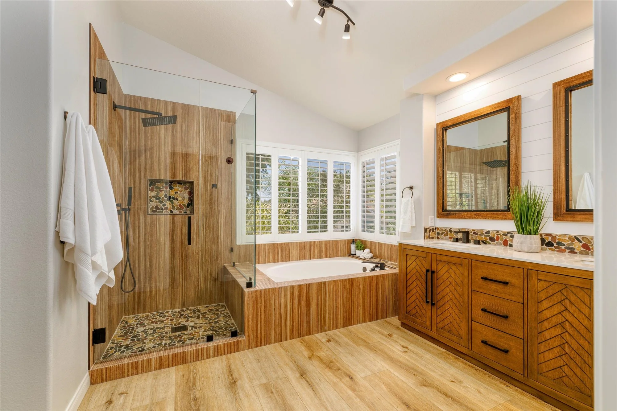 5-035_Wilmington Court_070325_HDR.jpg