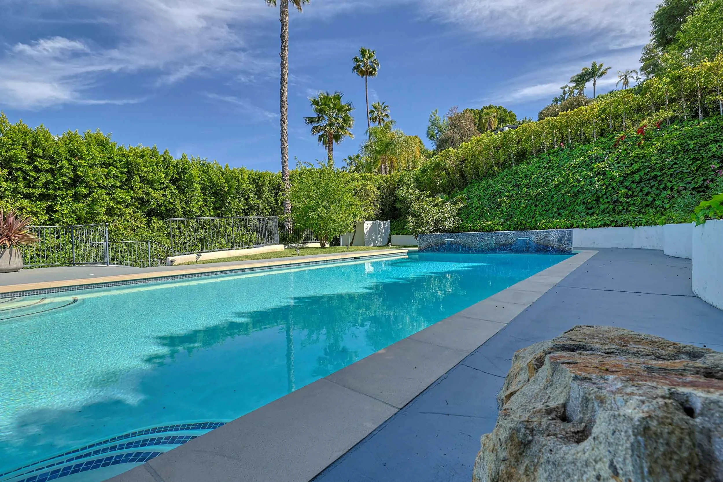 059_Berry Drive_041125_HDR.jpeg