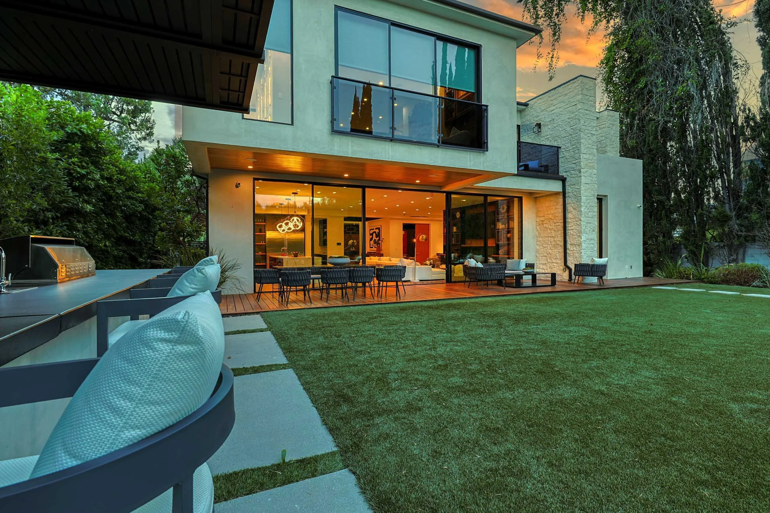 010_Woodley Ave_ 080124.jpg