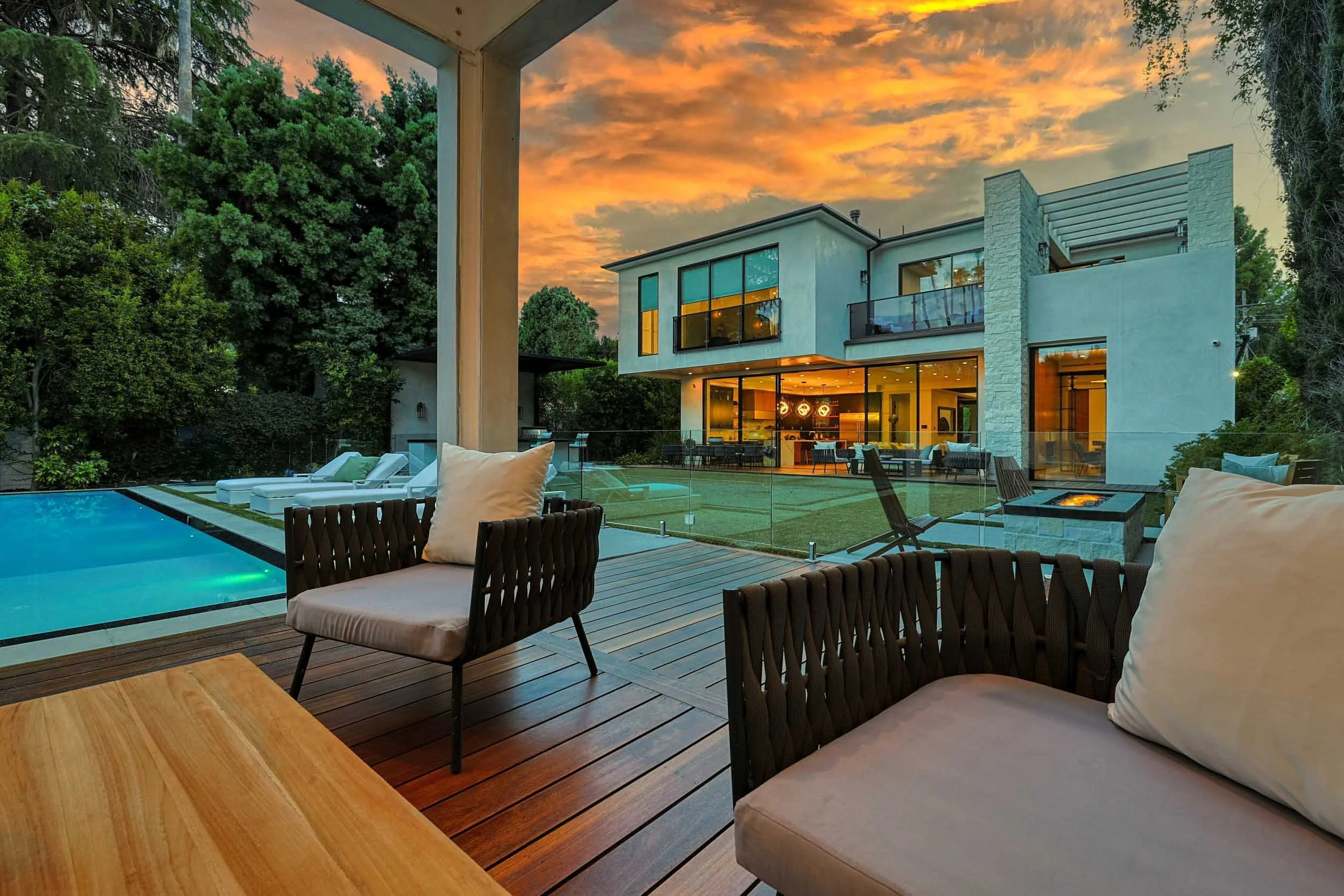 009_Woodley Ave_ 080124.jpg