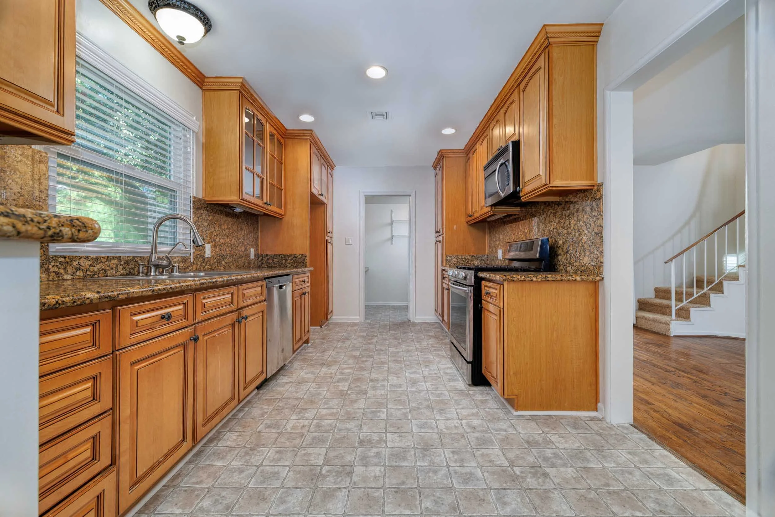 011_Canoga Ave_112024_HDR.jpg