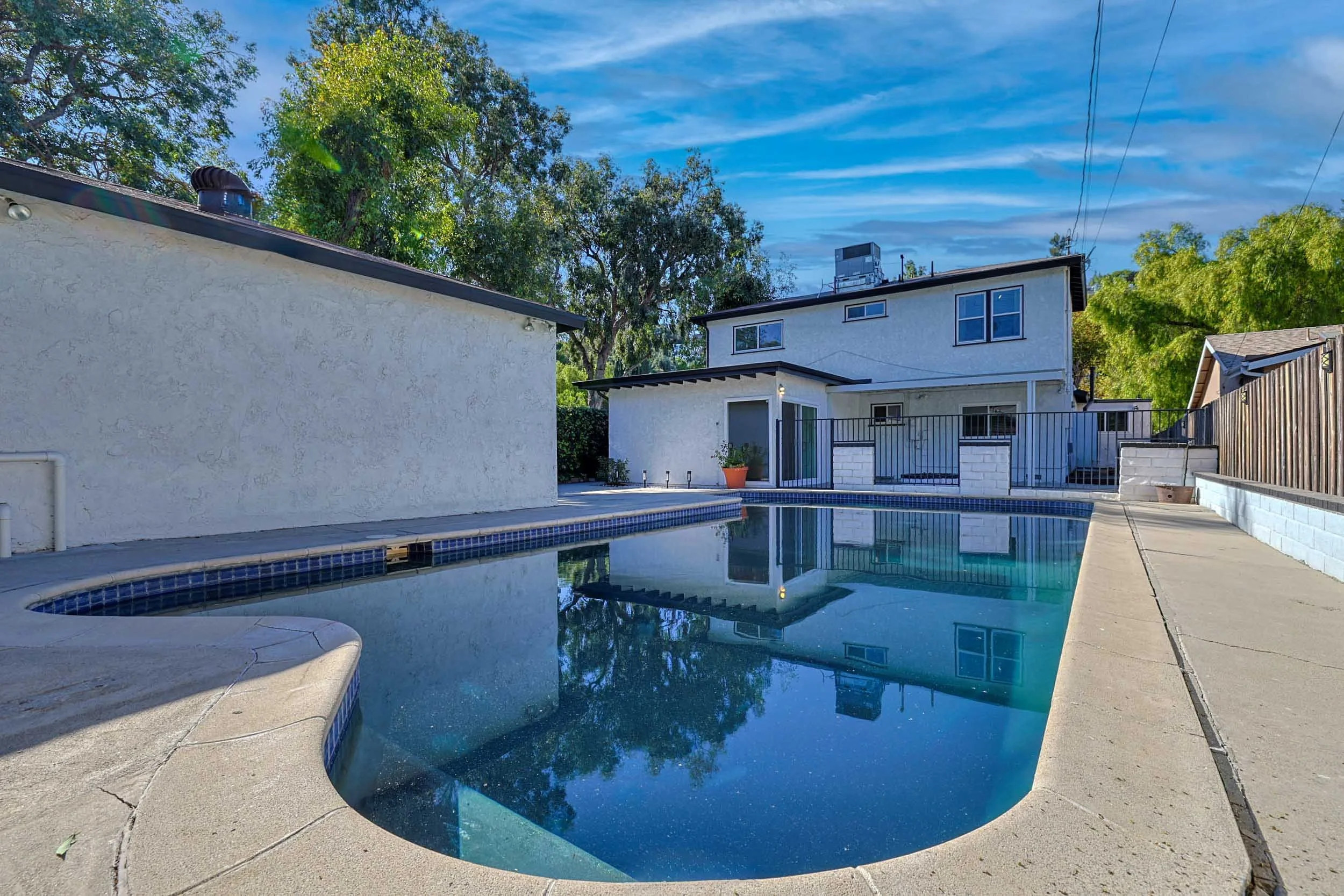 029_Canoga Ave_112024_HDR.jpg