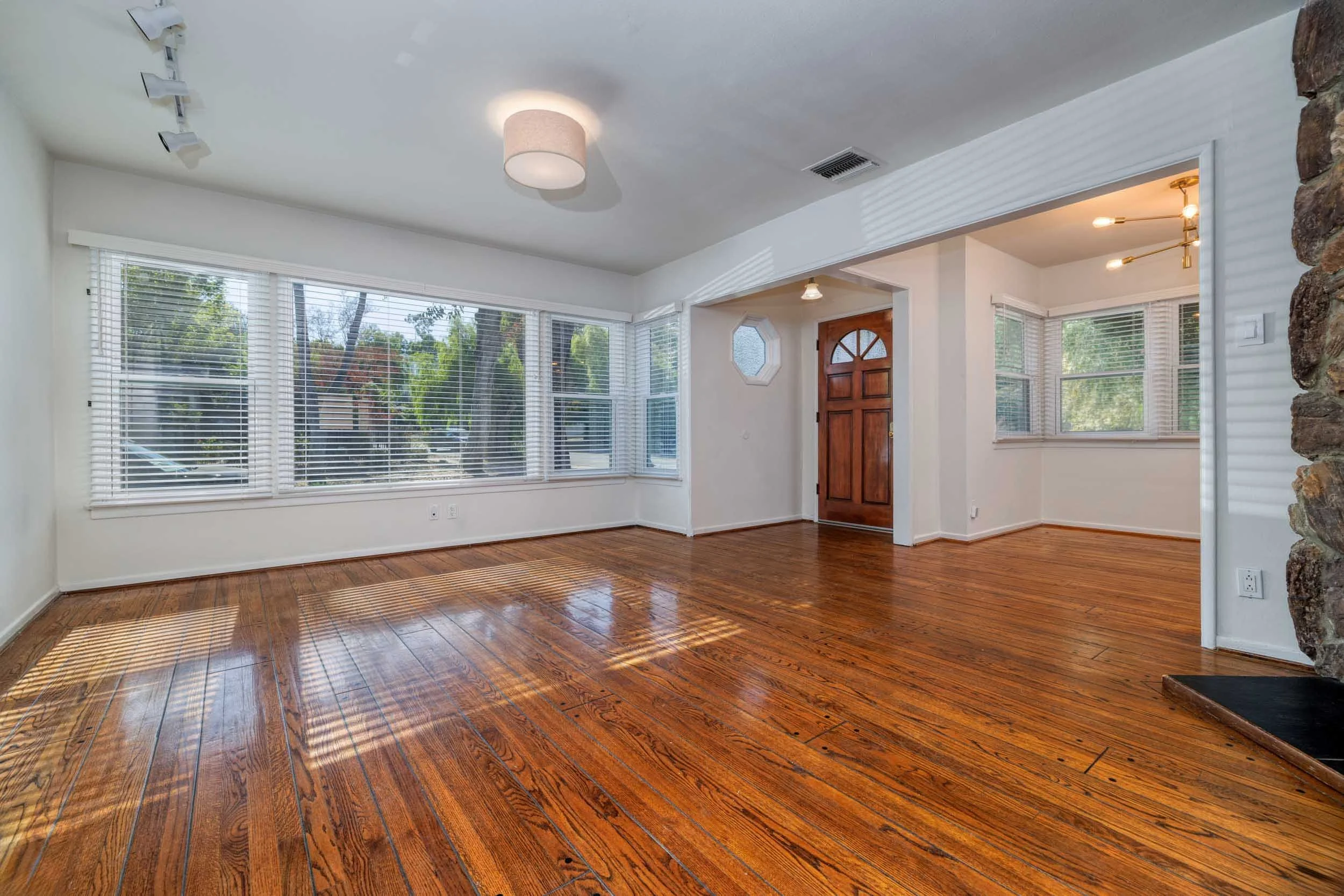 008_Canoga Ave_112024_HDR.jpg