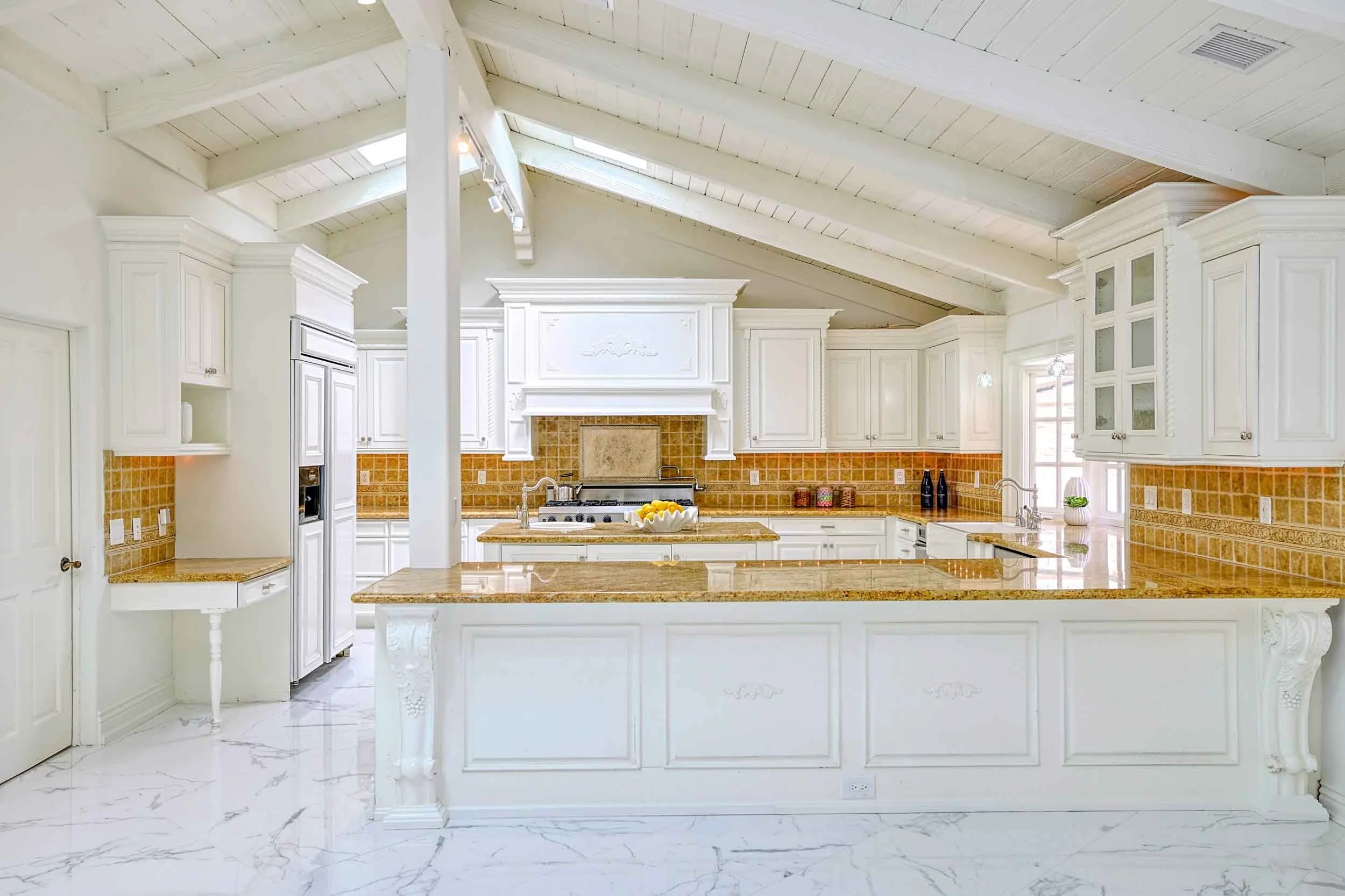 5839 Jed Smith Road Hidden Hills, CA 91302