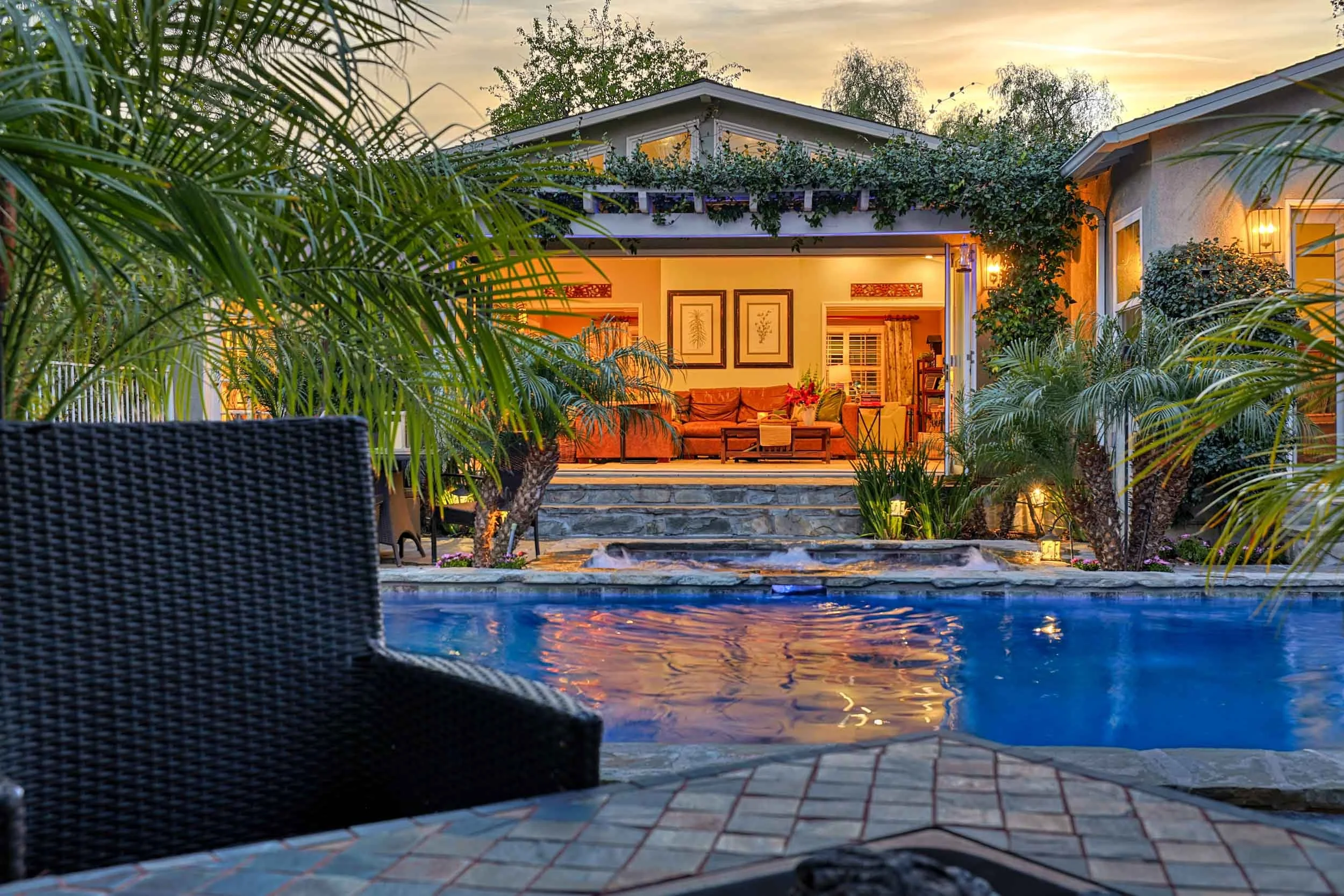 524 S Parish Place                Burbank, CA 91506