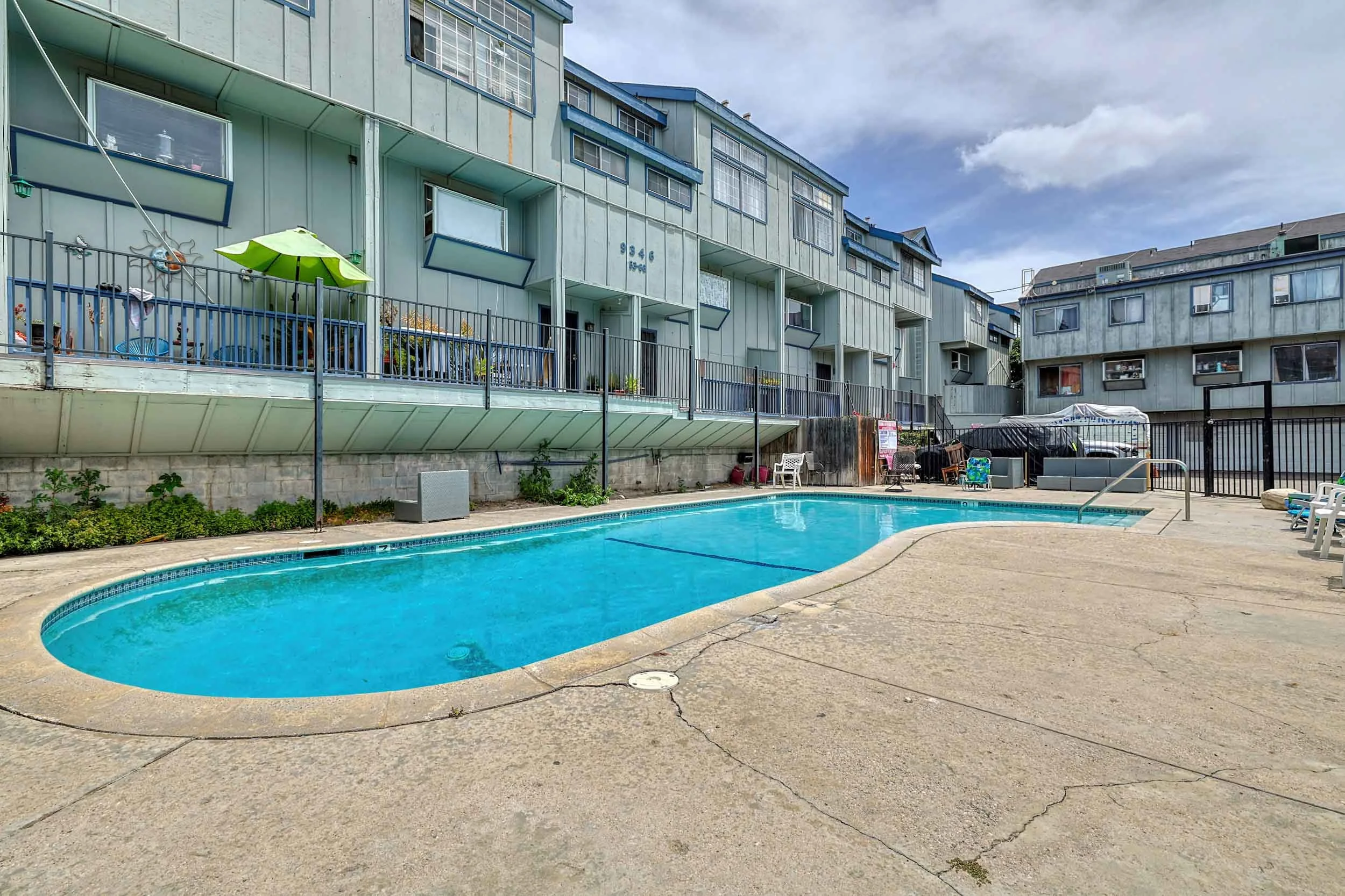 9226 Van Nuys Blvd #43 Panorama City, CA 91402