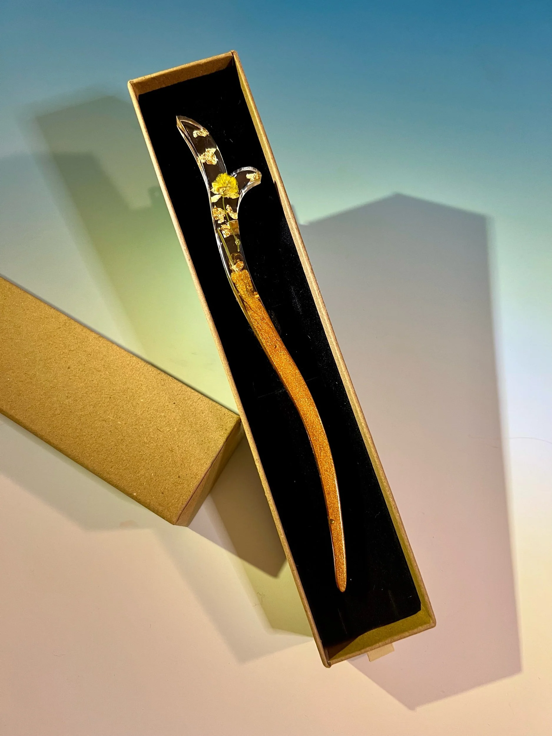 Flower Petal Hair Wand, Put up your hair with nature