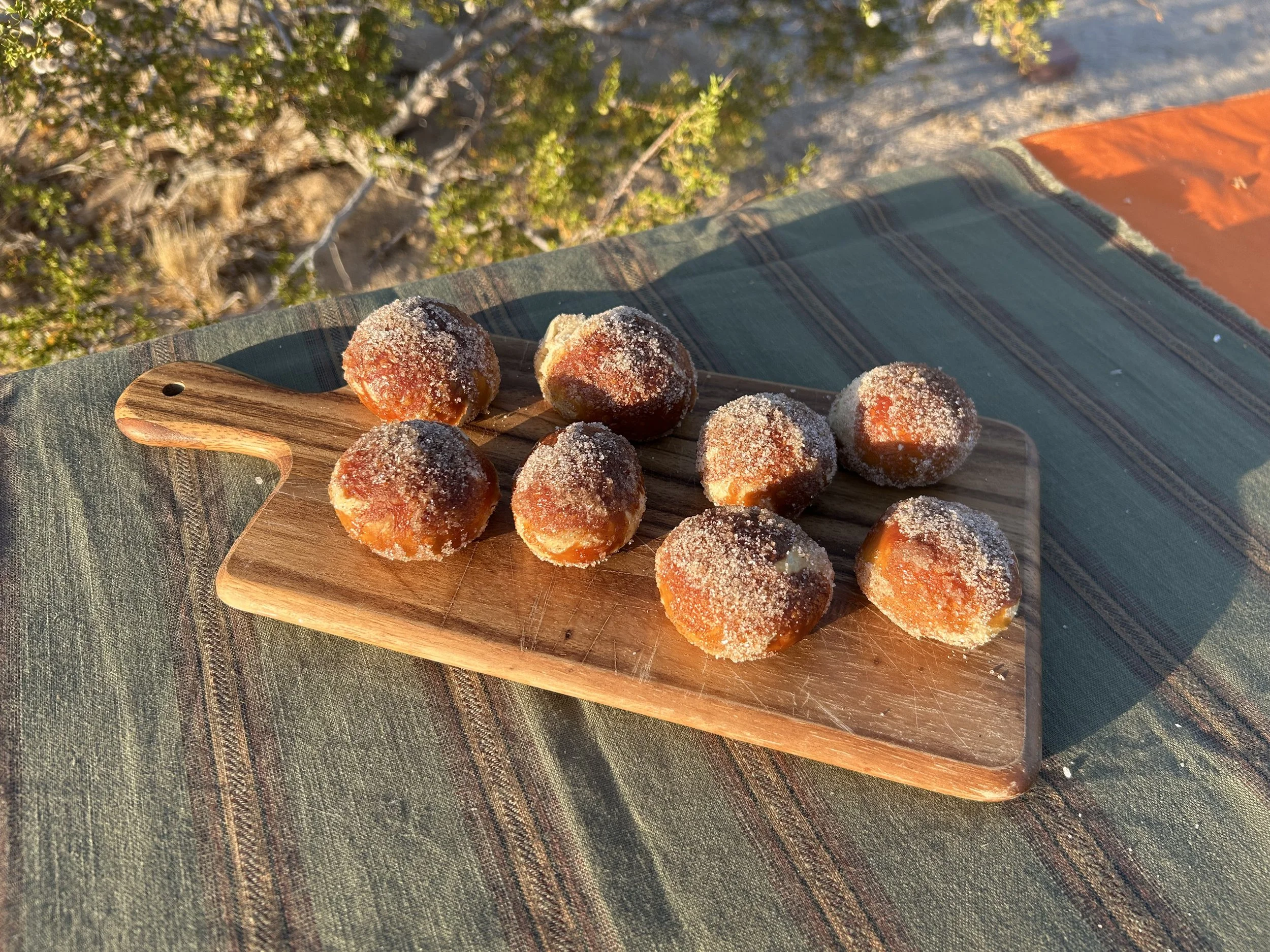 Cinnamon Sugar Pretzel Bites - 8 count