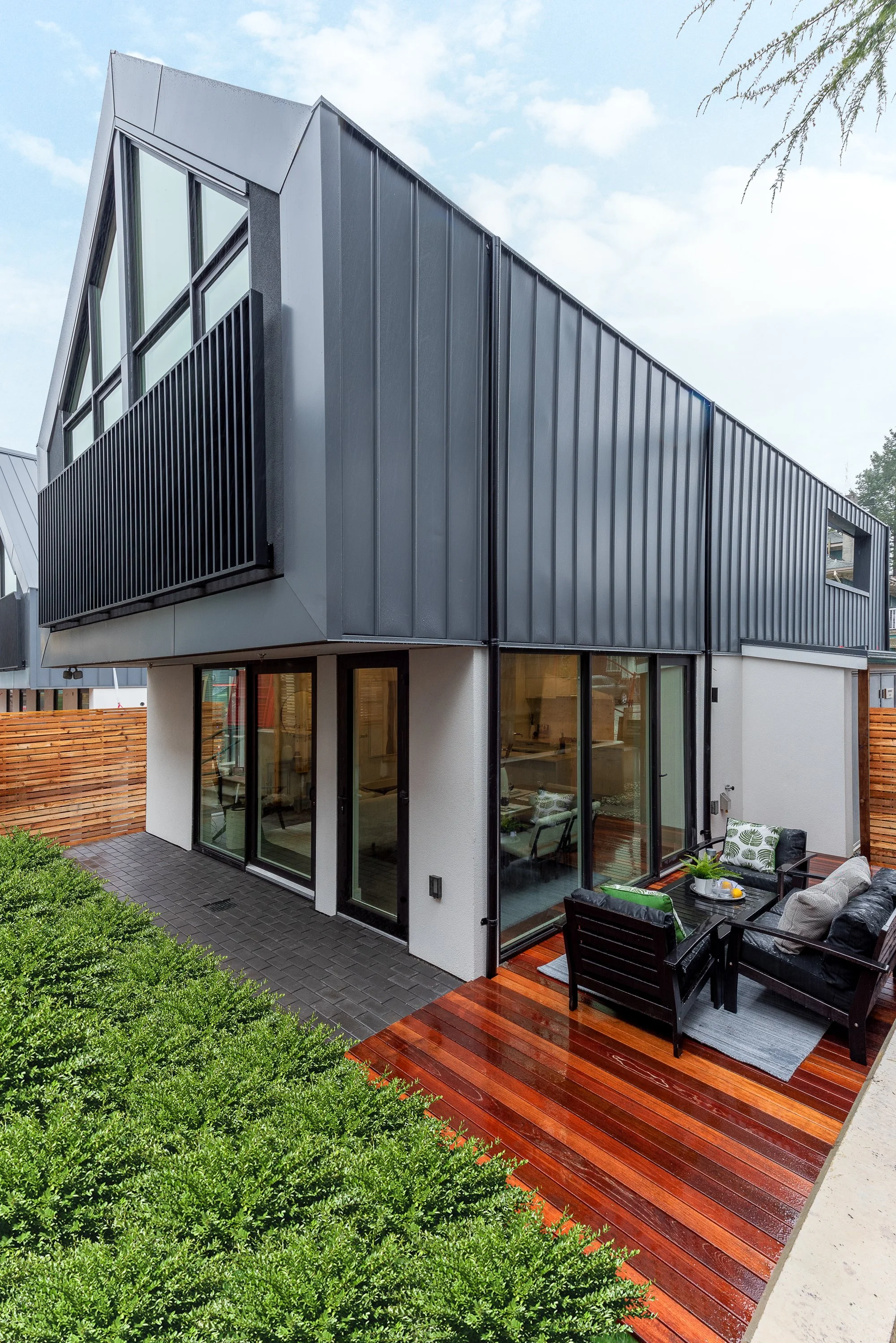 Unit 3-2856-Yukon-Street-Vancouver-360hometours-02.jpg