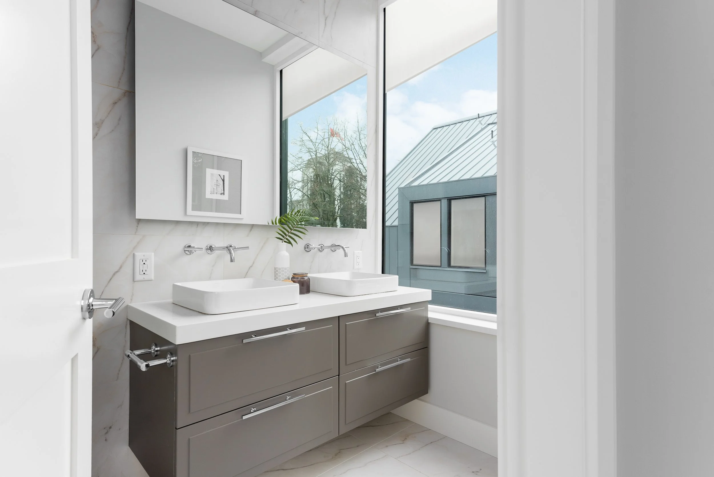 Unit 3-2856-Yukon-Street-Vancouver-360hometours-11.jpg