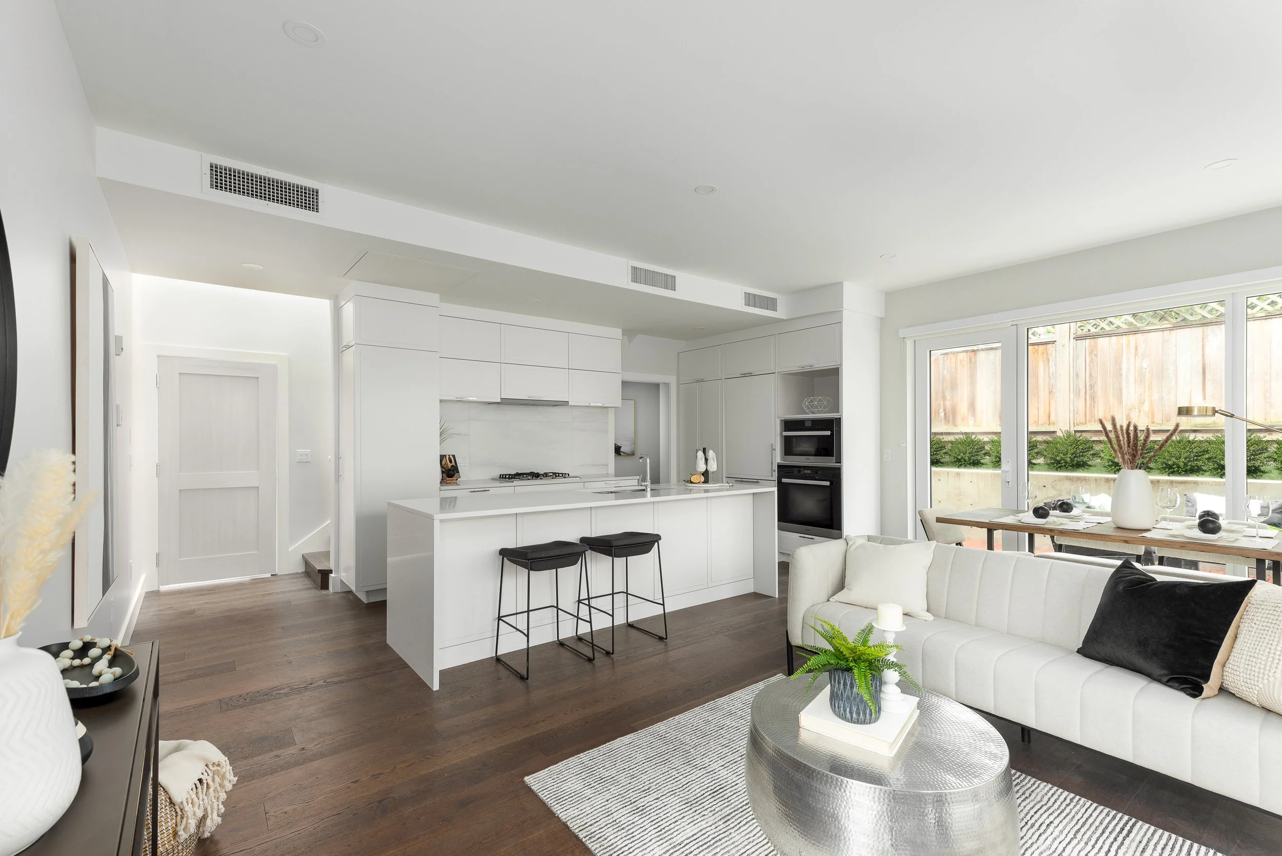 Unit 3-2856-Yukon-Street-Vancouver-360hometours-04.jpg