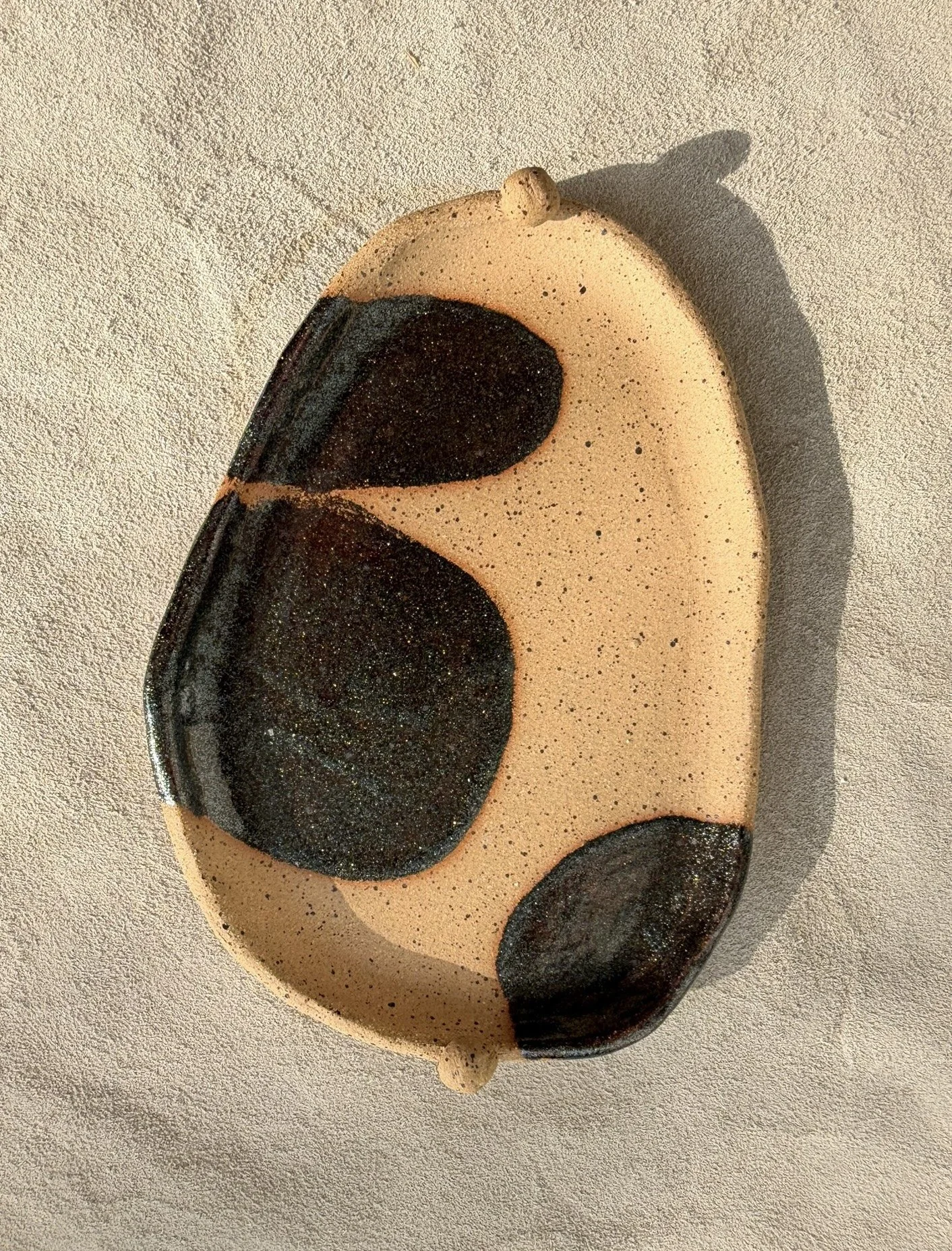 Natural Tray w Abstract Glaze and ball handles