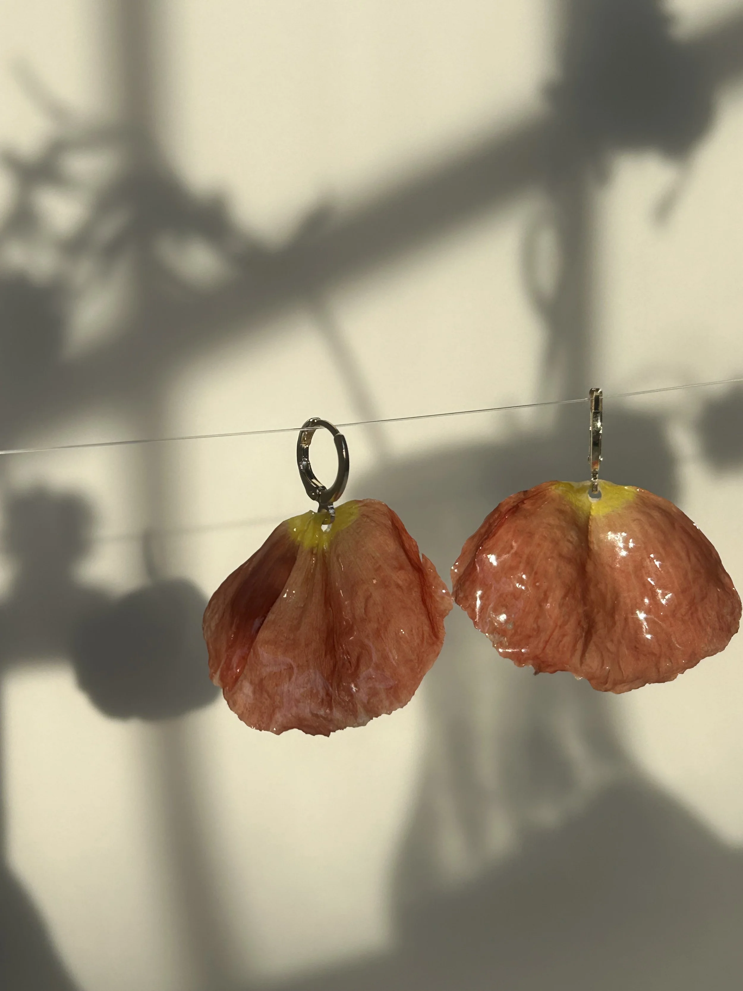 Poppy petal in resin - hoop