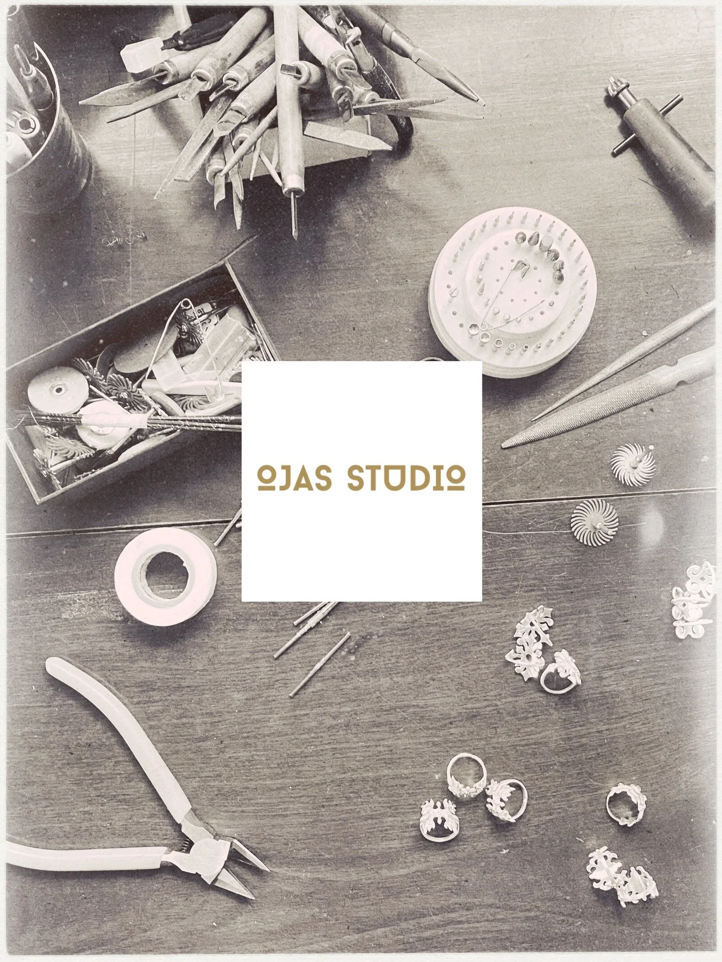 OJAS is made in time, not in haste.

Every curve, every setting, every imperfection is part of a process that cannot be rushed. Hands at work, again and again, until the piece feels right.

No two are identical &mdash; each one carries its own rhythm