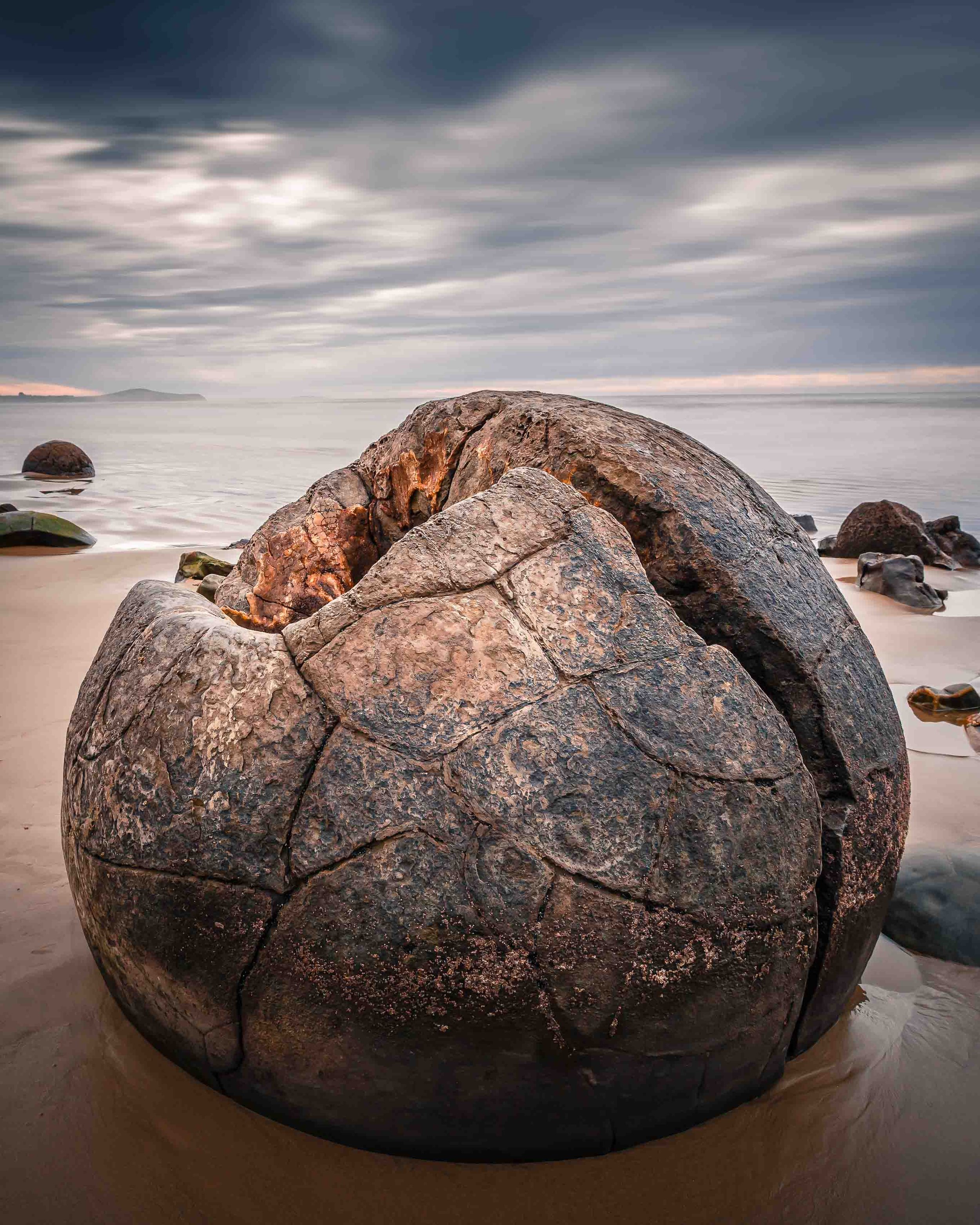 Moeraki Boulder
