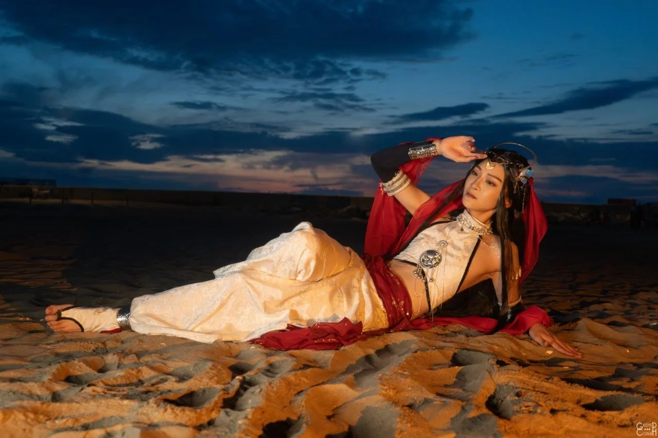 Usagi cosplay Xie Lian Heaven's Official Blessing shooting sabbia tramonto