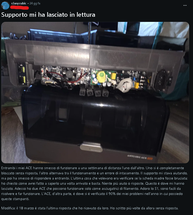 Apparecchio Anycubic aperto con circuiti esposti