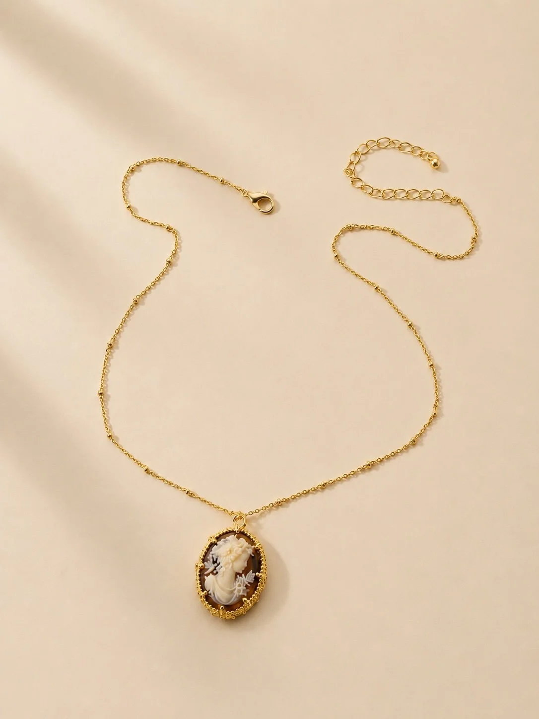 Portrait Pendant