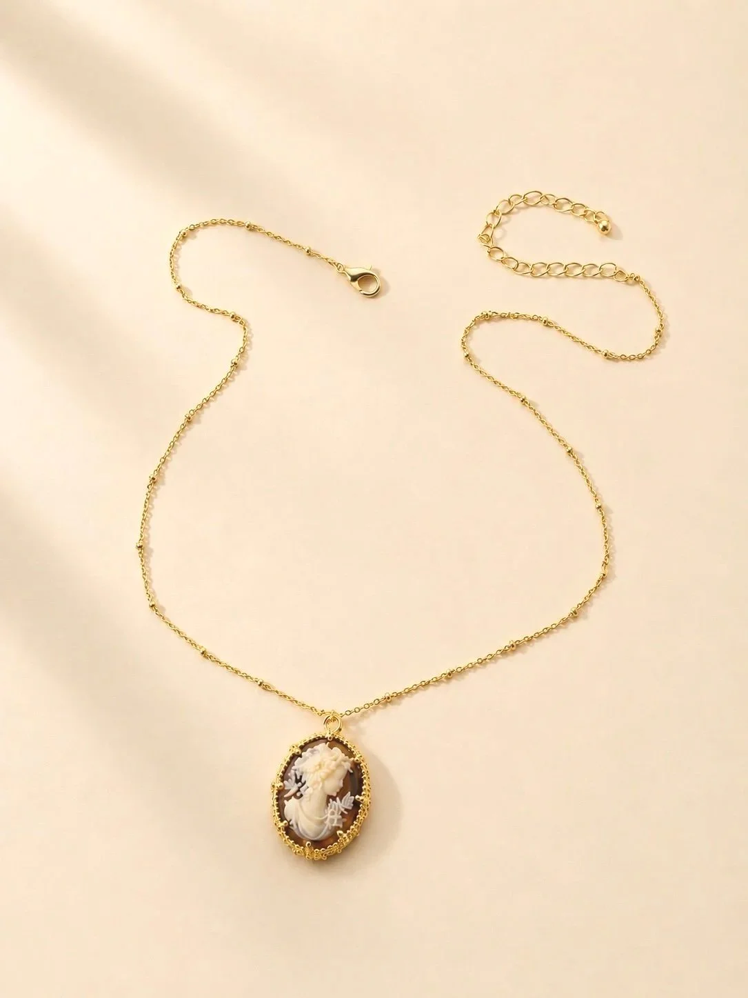 Portrait+Necklace+3.jpg