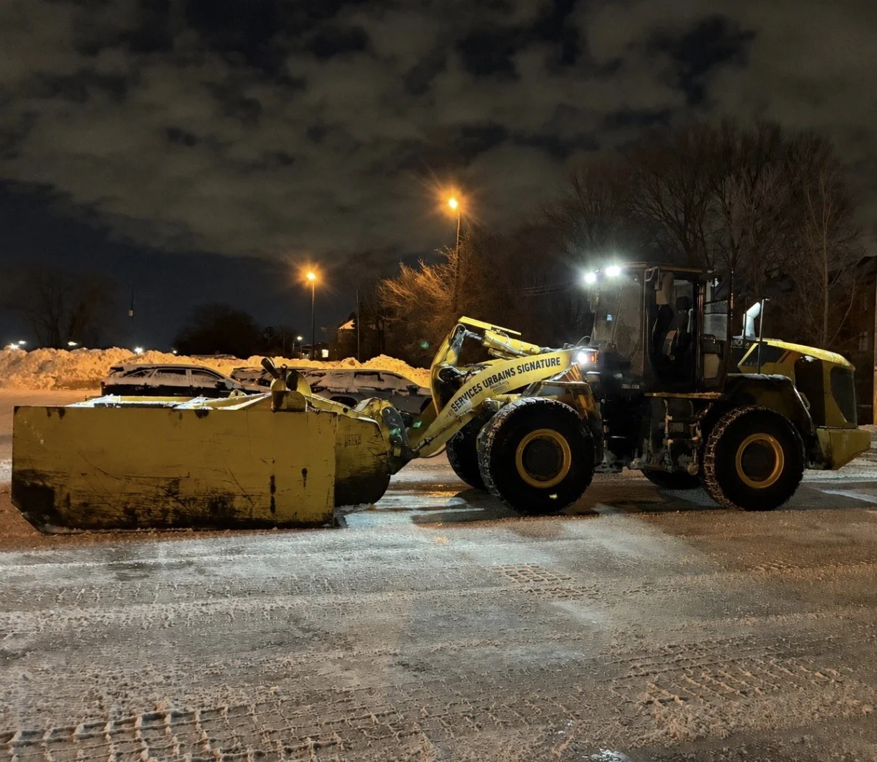 Déneigement commercial par Services Urbains Signature