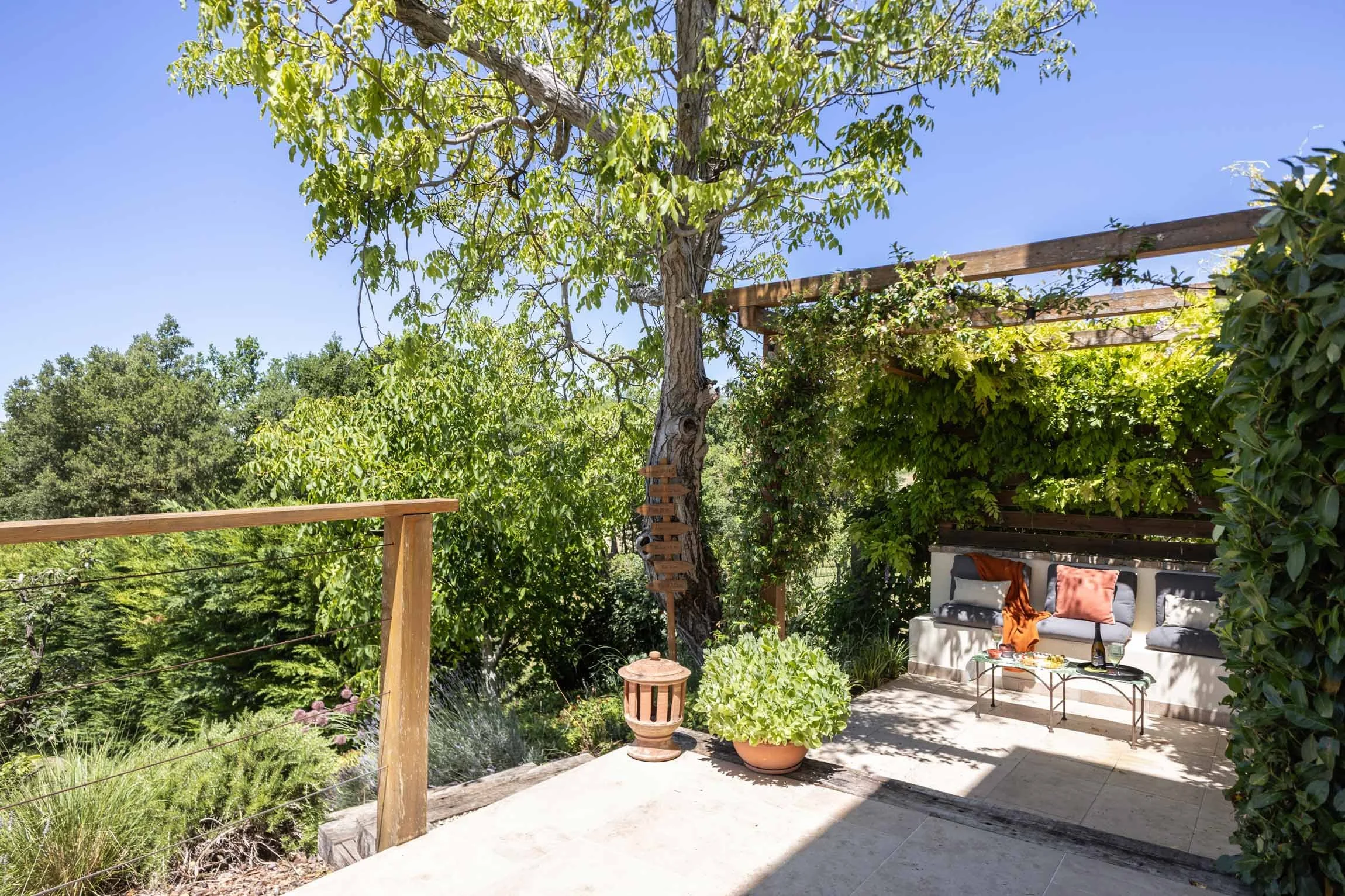 Outdoor terraces and spaces for hiding away.