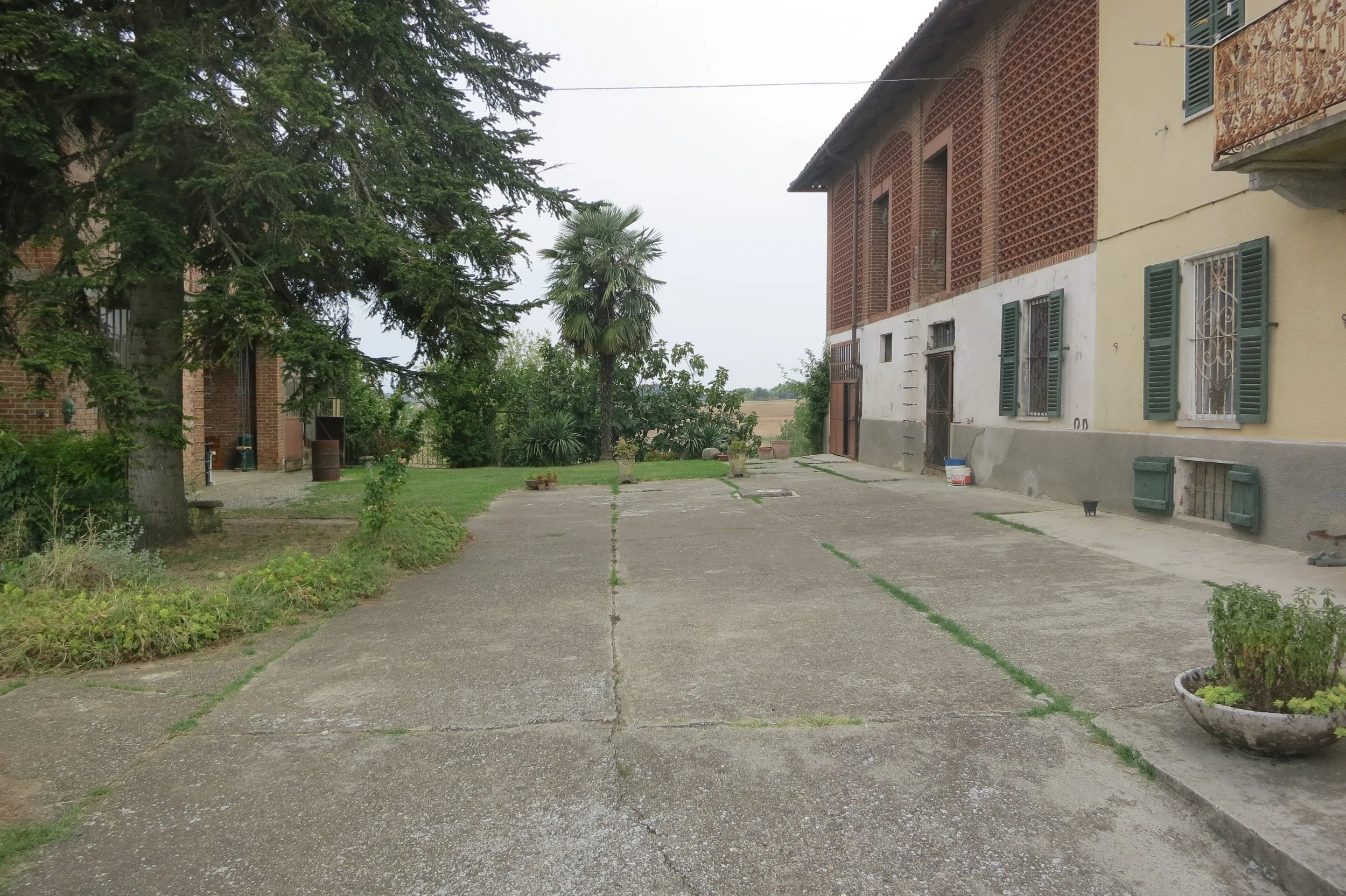 Number 18 Casa di Campagna, view of the garden and the mountains in the distance