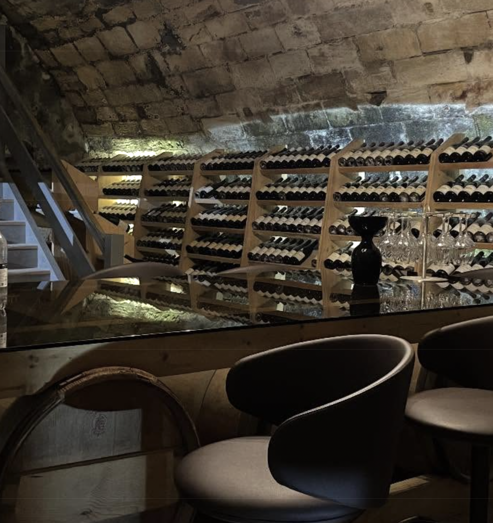 We will arrange your private wine tasting in the cellars with local artisans.