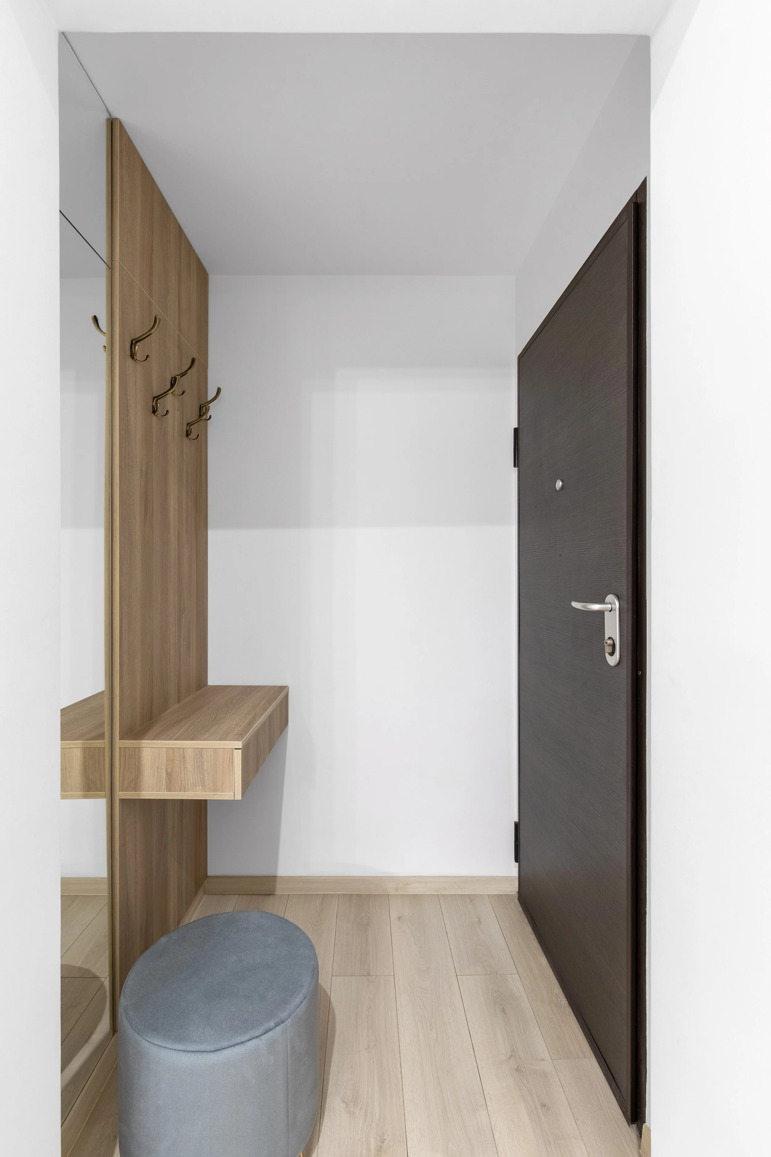 1. C86A8842-HDR.jpg