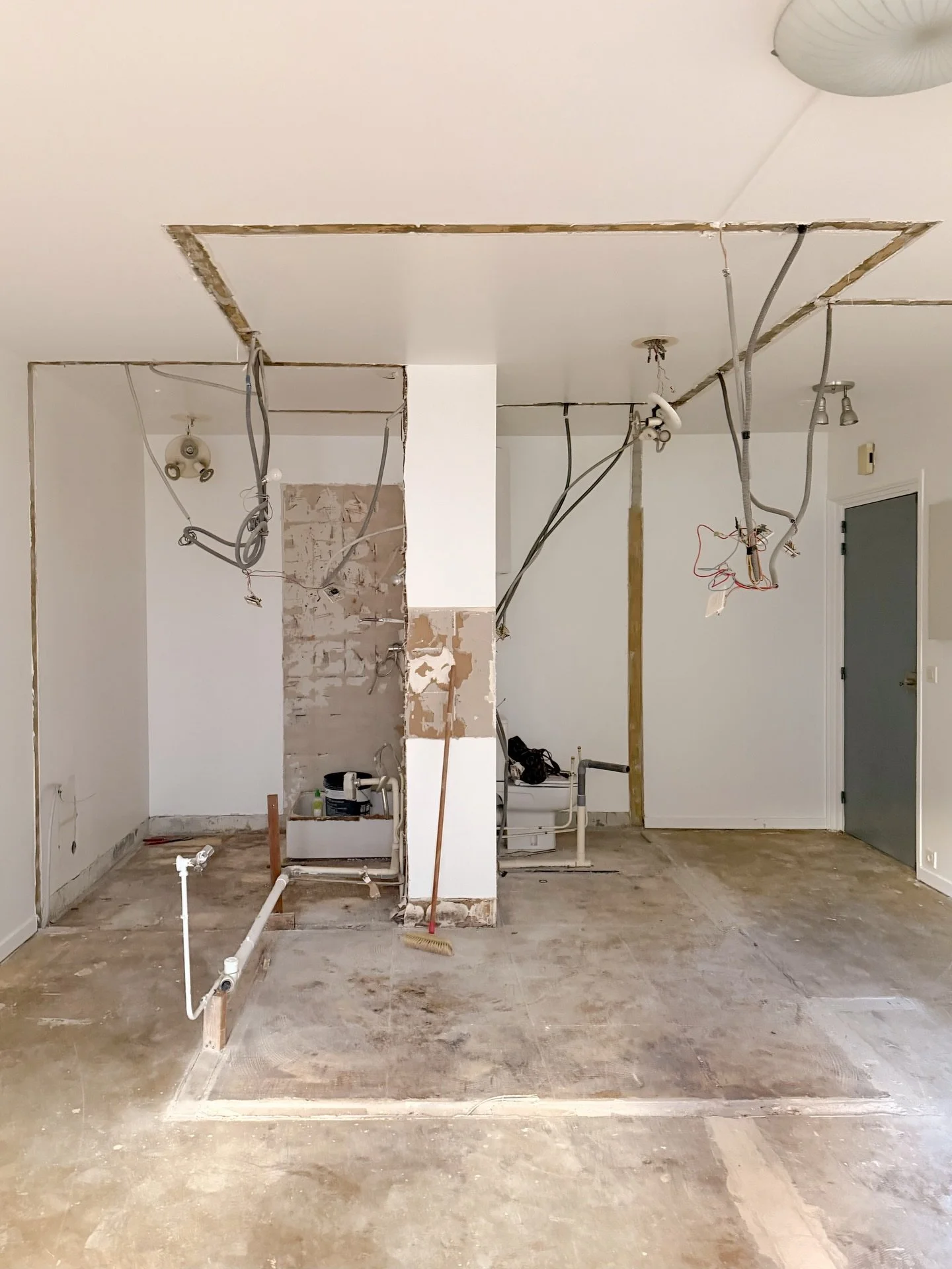Vie de chantier |. 

Sur ces belles journ&eacute;es intenses, petit recap de tout ce qui se passe en ce moment en essayant d&rsquo;&ecirc;tre partout. 

- Projet Saint Mand&eacute; | Cuisine s&eacute;jour salle de bain | 
- Projet Courbevoie | appart