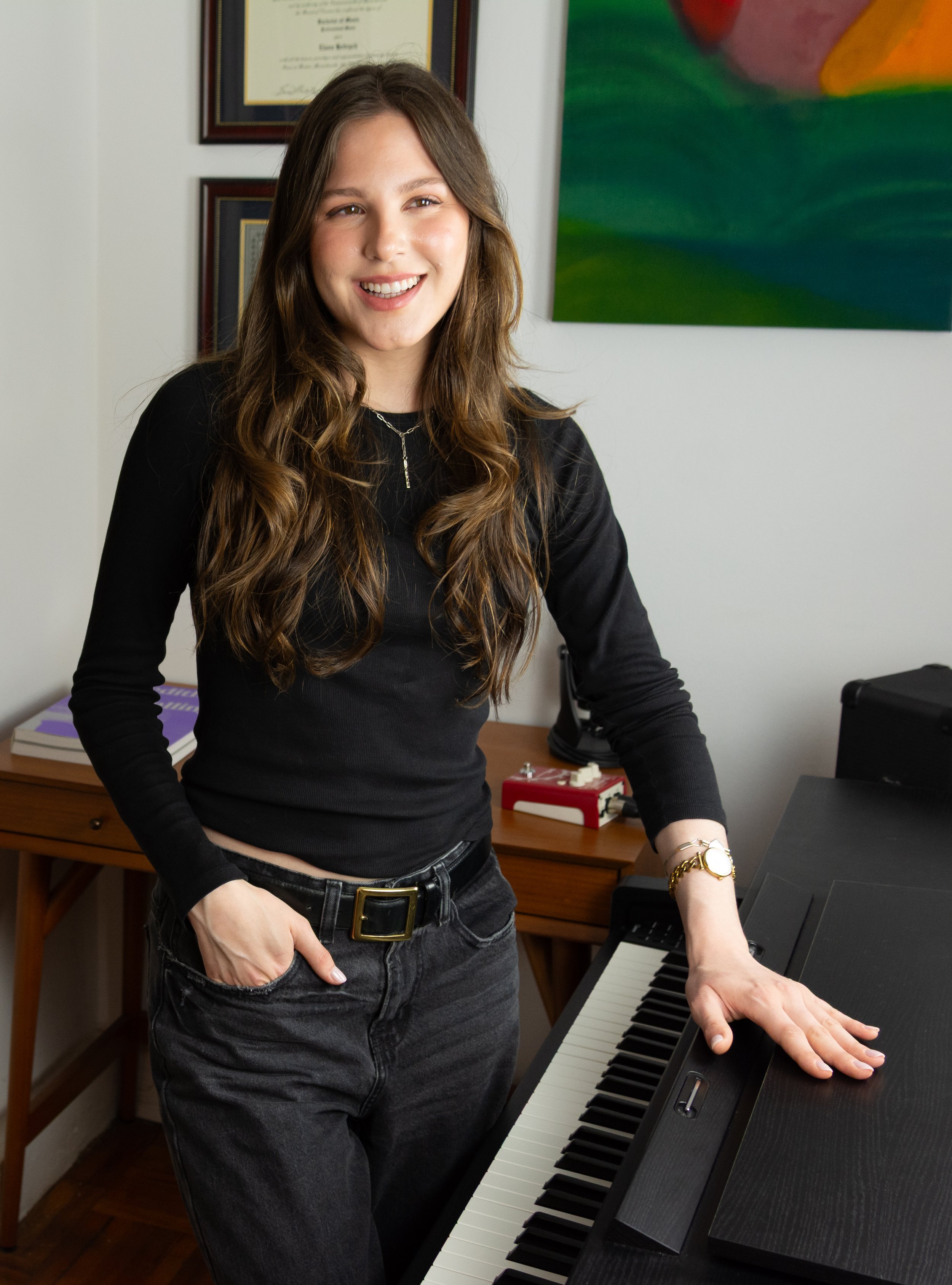 Elana Hedrych, professional voice teacher and vocal coach at the piano
