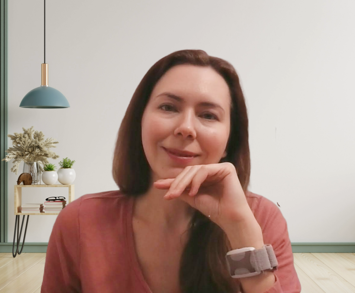 Dr. Lienna Wilson, a licensed psychologist, wearing the Apollo Neuro device on her wrist.