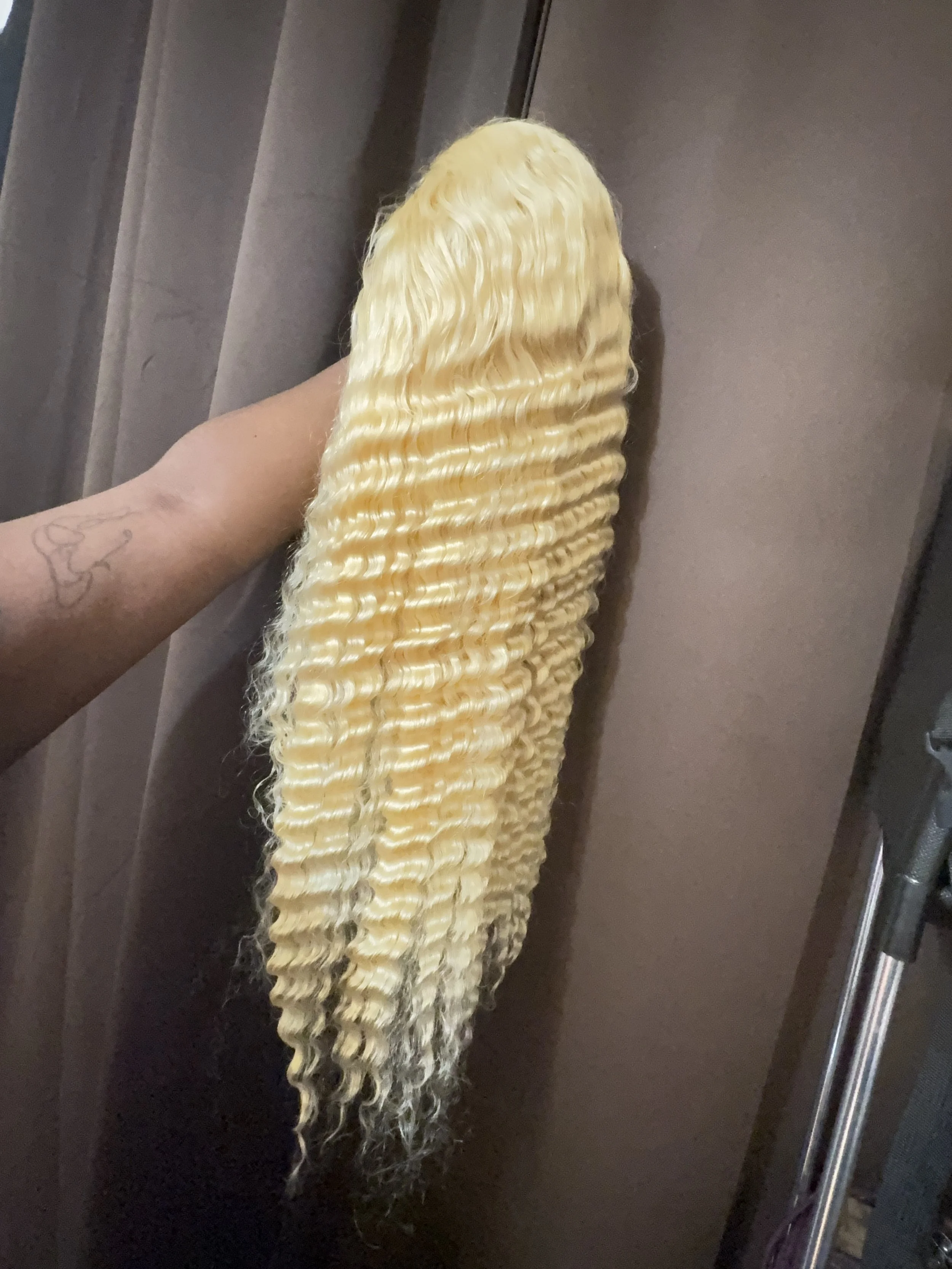 13 x 4 HD Lace /deep curly /34" /200% Density /613 blonde