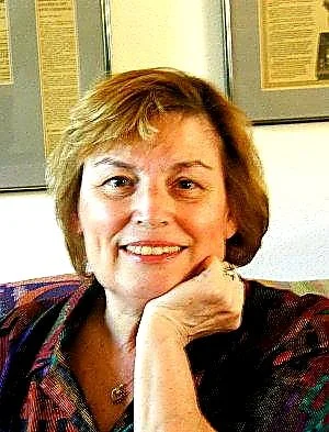 Kate Kingsbury, national bestselling cozy mystery author headshot, Pennyfoot Hotel Manor House and Raven's Nest mystery book series.