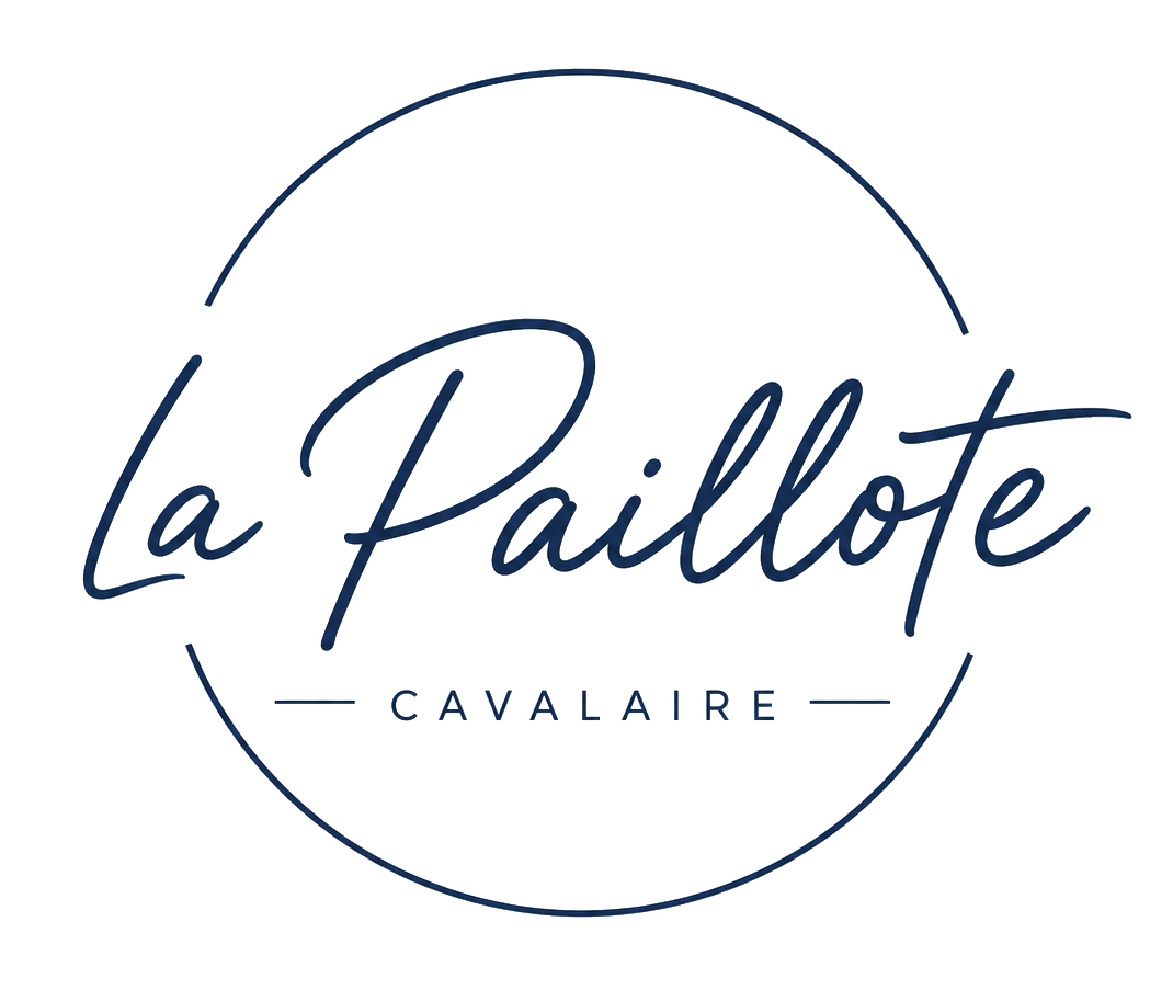 Logo avec texte stylisé 'La Paillote Cavalaire' dans un cercle