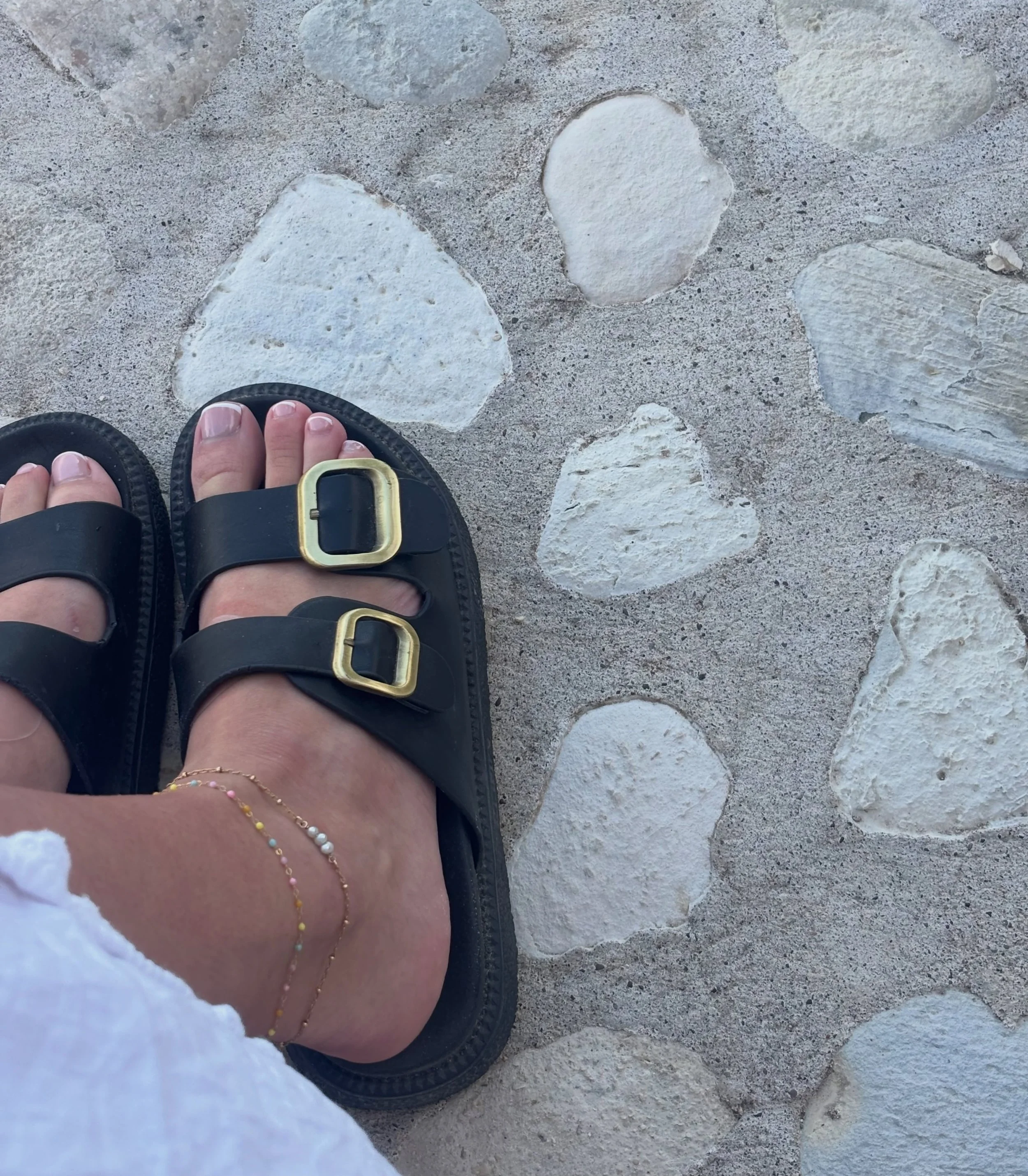 Reminder to get your anklet stack in time for summer✨☀️

Next pop up is Gosforth Market on Saturday 30th May for walk in permanent jewellery appointments, 10:30-3:00🤍

#permanentjewellerynewcastle #weldedbracelet #anklet #ankletstack