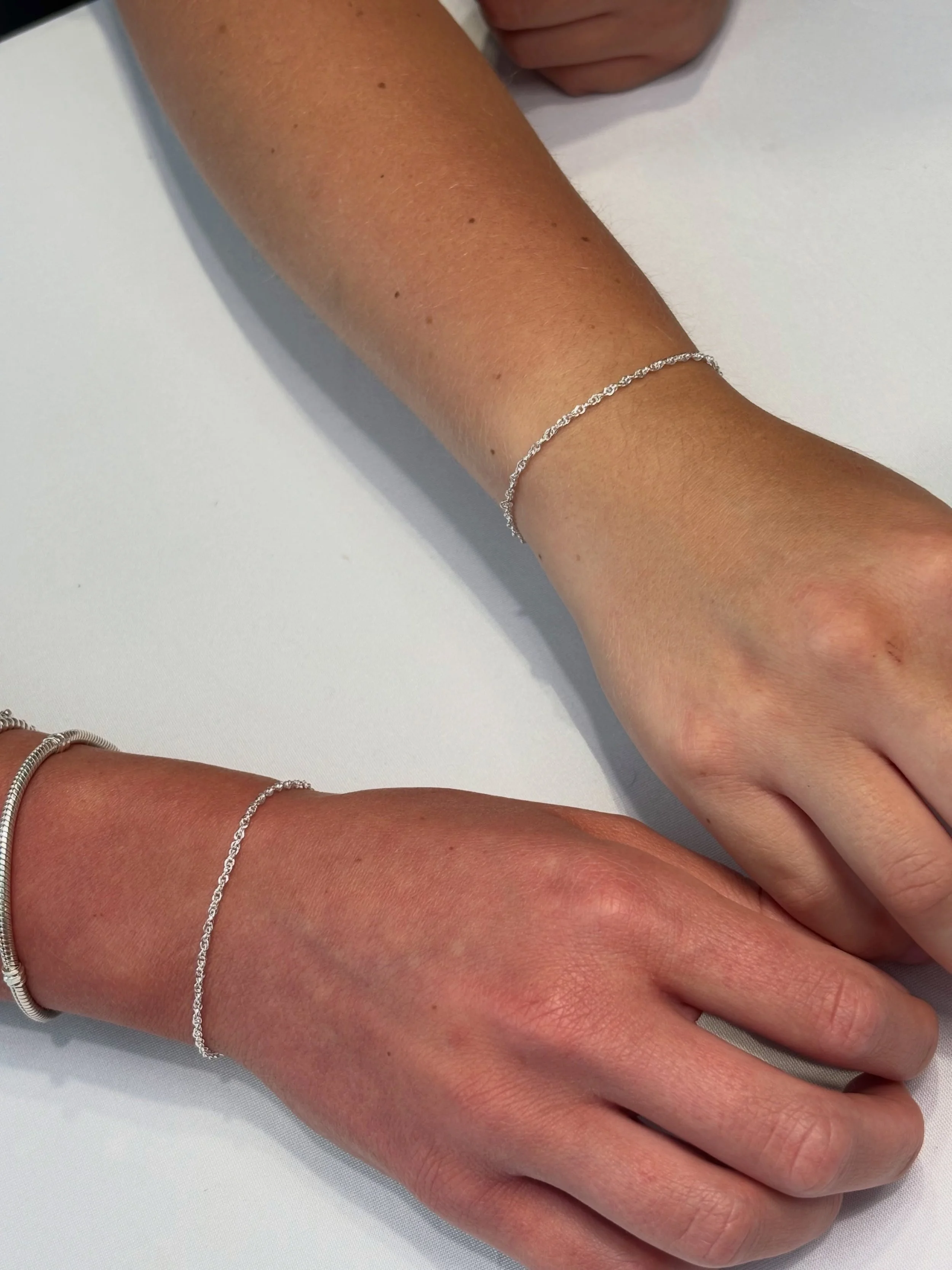We 🤍 a matching bracelet 
Silver rope chain - sterling silver+ - &pound;45

#permanentjewellery #matchingbracelets #weldedbracelet #permanentjewellerynewcastle