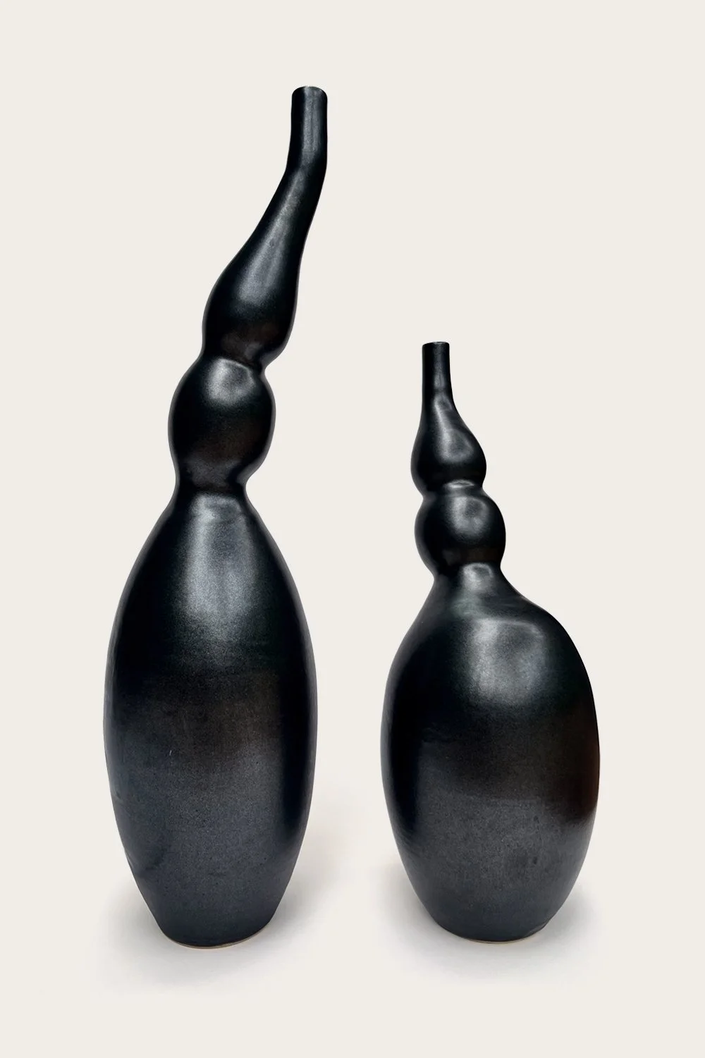 Black-vases-2.jpg