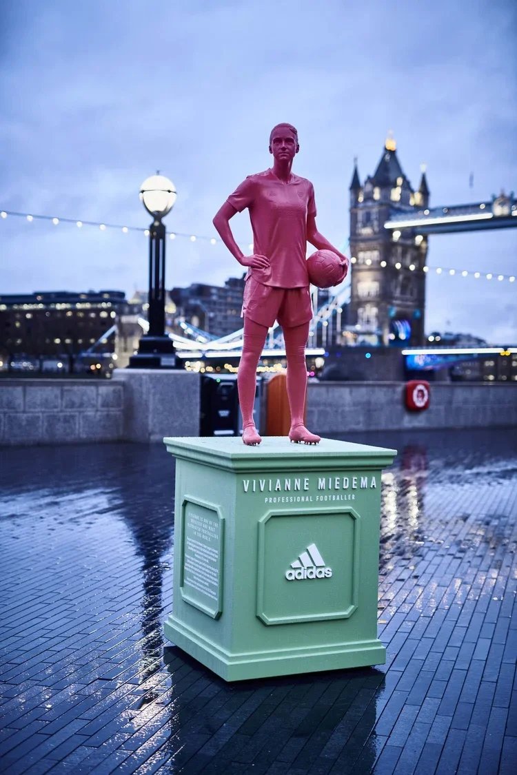 Viv_Adidas_statues_Shot-4_151.jpg.webp
