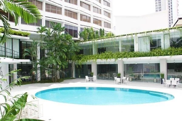 piscina.jpg