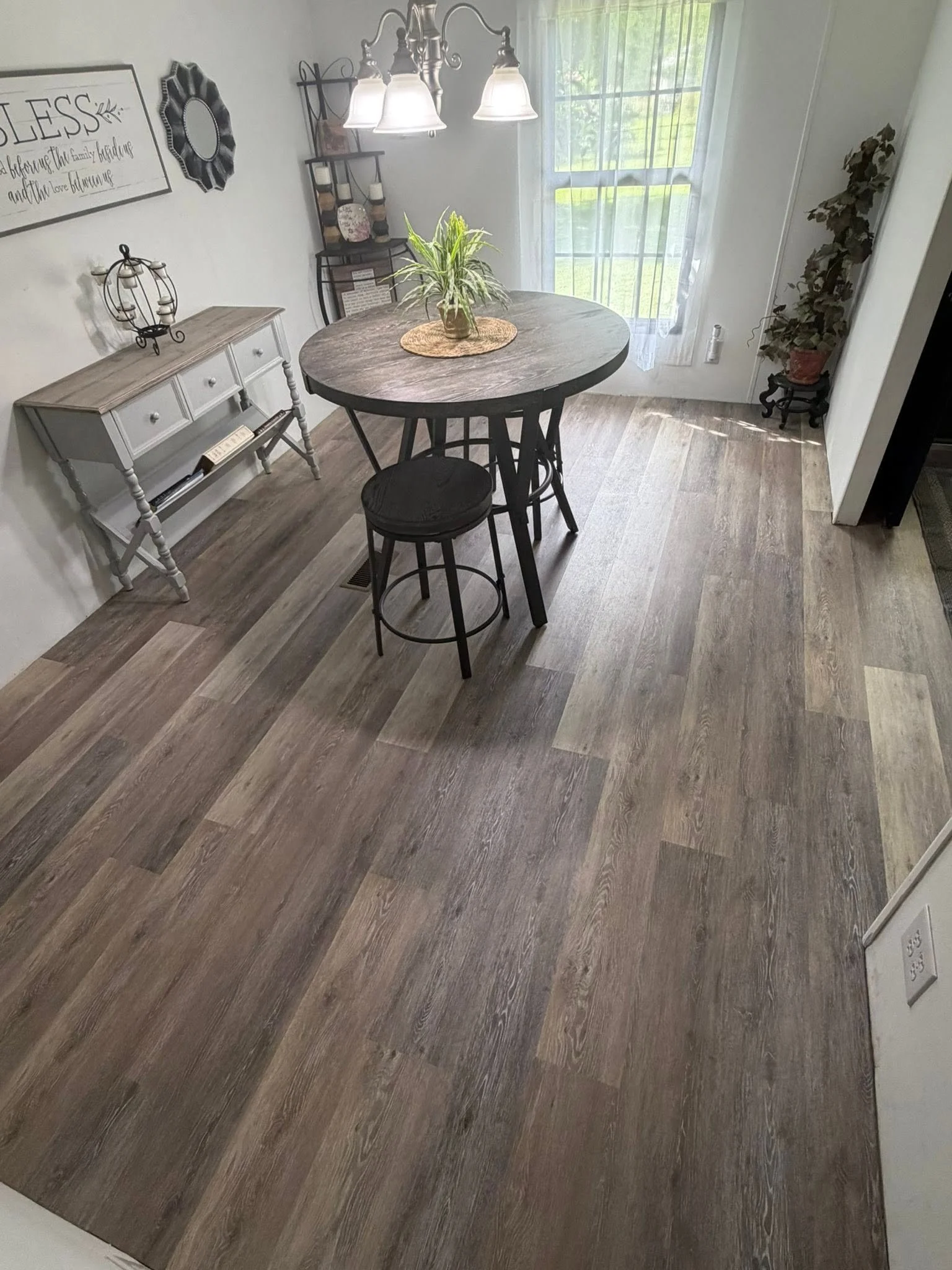 Nothing changes a room quite like stunning new floors. We love the crisp, clean look of this finished project, and we love knowing the homeowner is absolutely thrilled with their brand-new space!