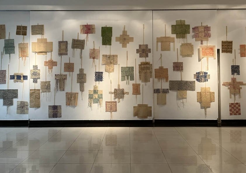 COLOR BOX - septembre 2024 - exposition et concerts de Raphael Eligoulachvili
Je suis retournée au Vietnam dans le cadre d’une résidence à la Villa Saigon. A l’instant, mon travail est passé du noir et blanc à la couleur.
cliquer sur l'image pour voi