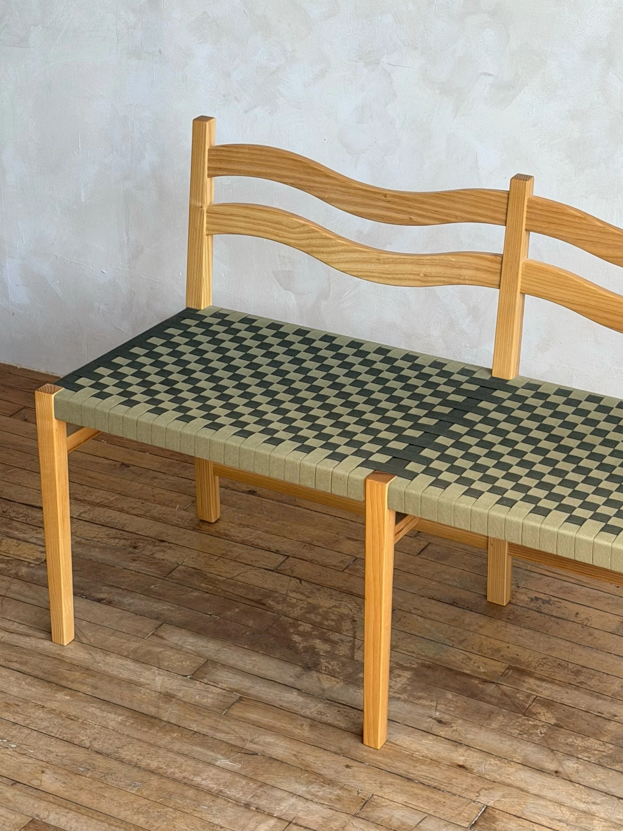   Eddy   
Bench