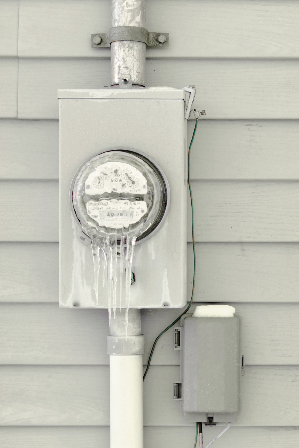18 Amazon Finds I Bought to Stop Crying at the Utility Bill
